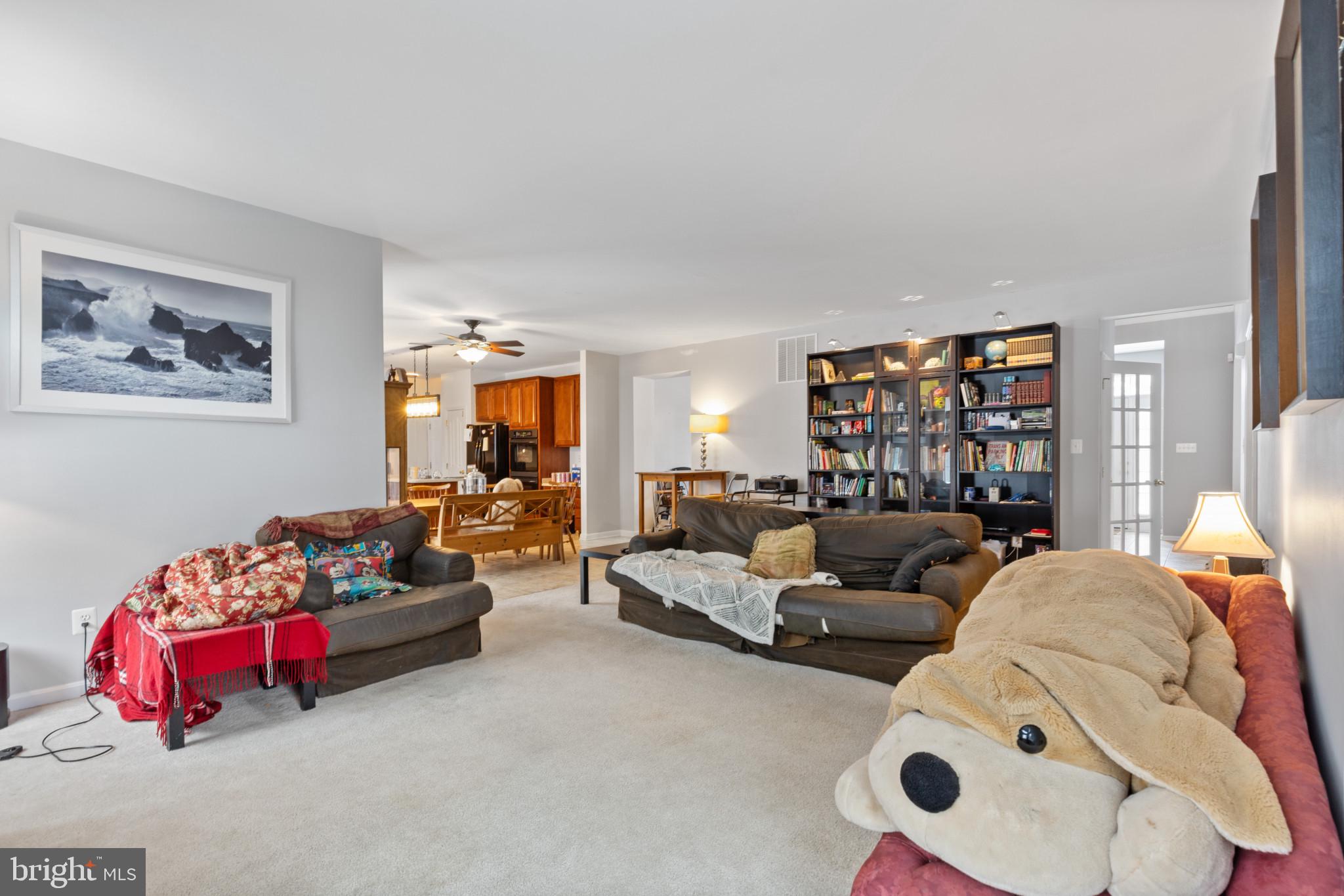 EAST VALLEY OAKS - Residential