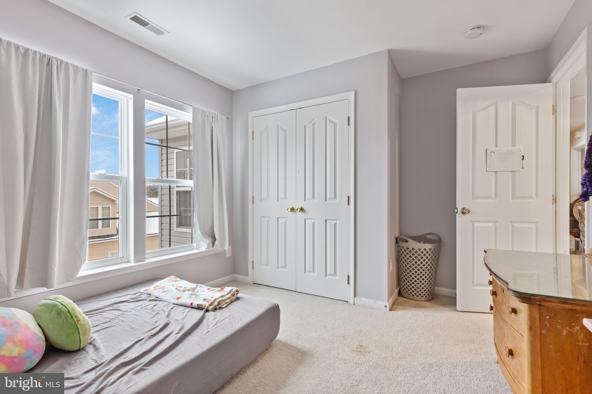 EAST VALLEY OAKS - Residential