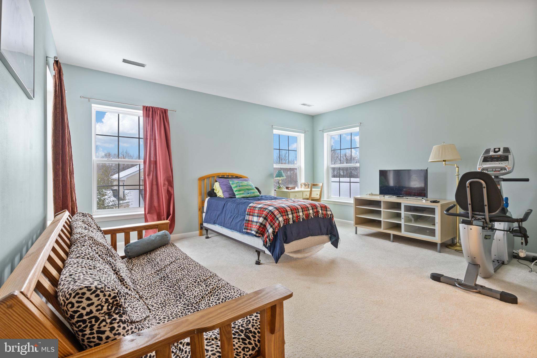 EAST VALLEY OAKS - Residential