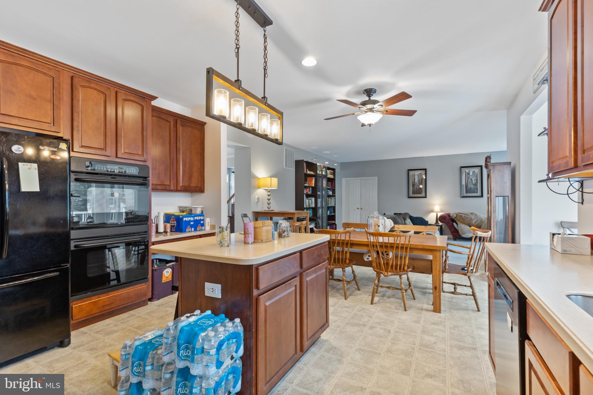 EAST VALLEY OAKS - Residential