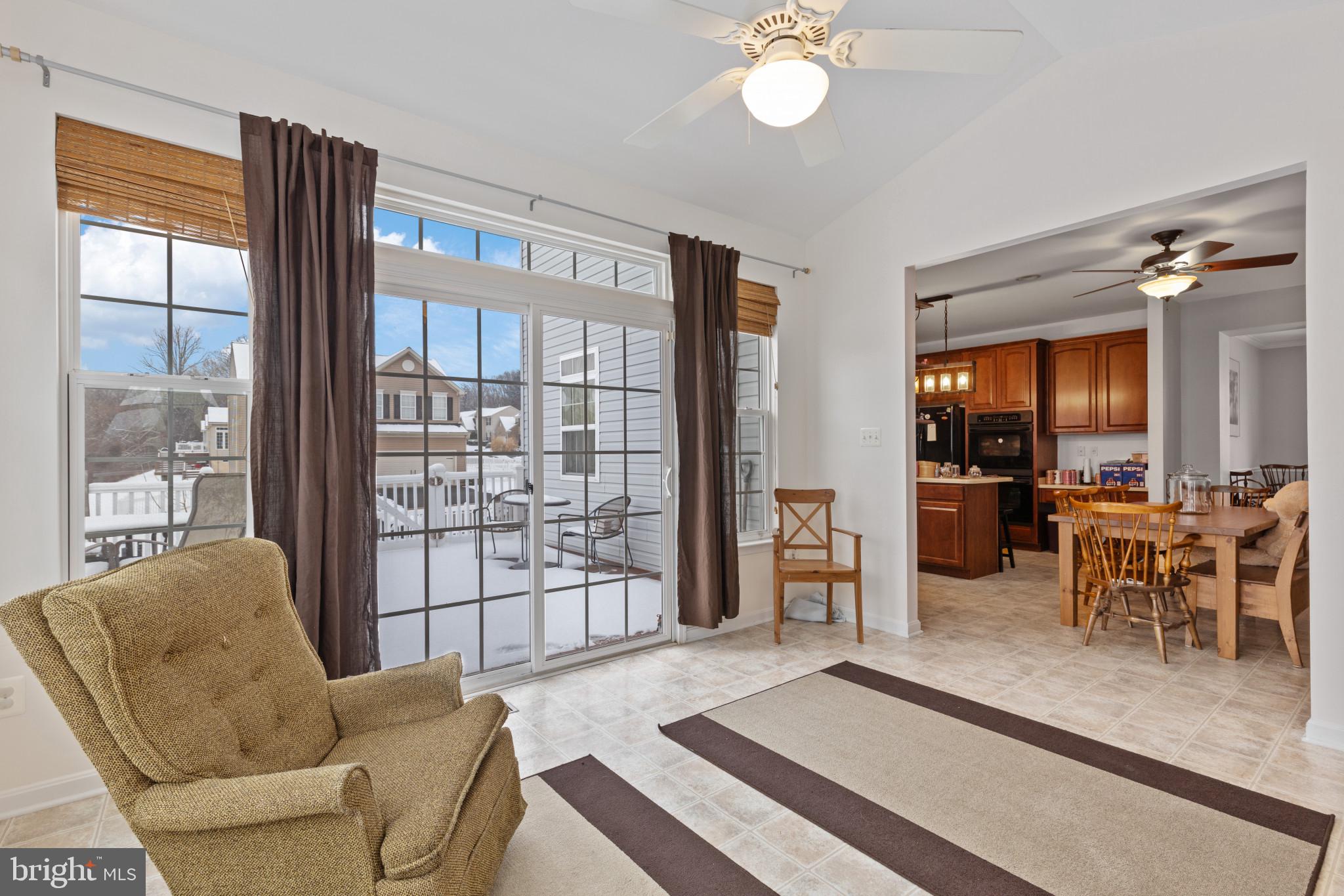 EAST VALLEY OAKS - Residential