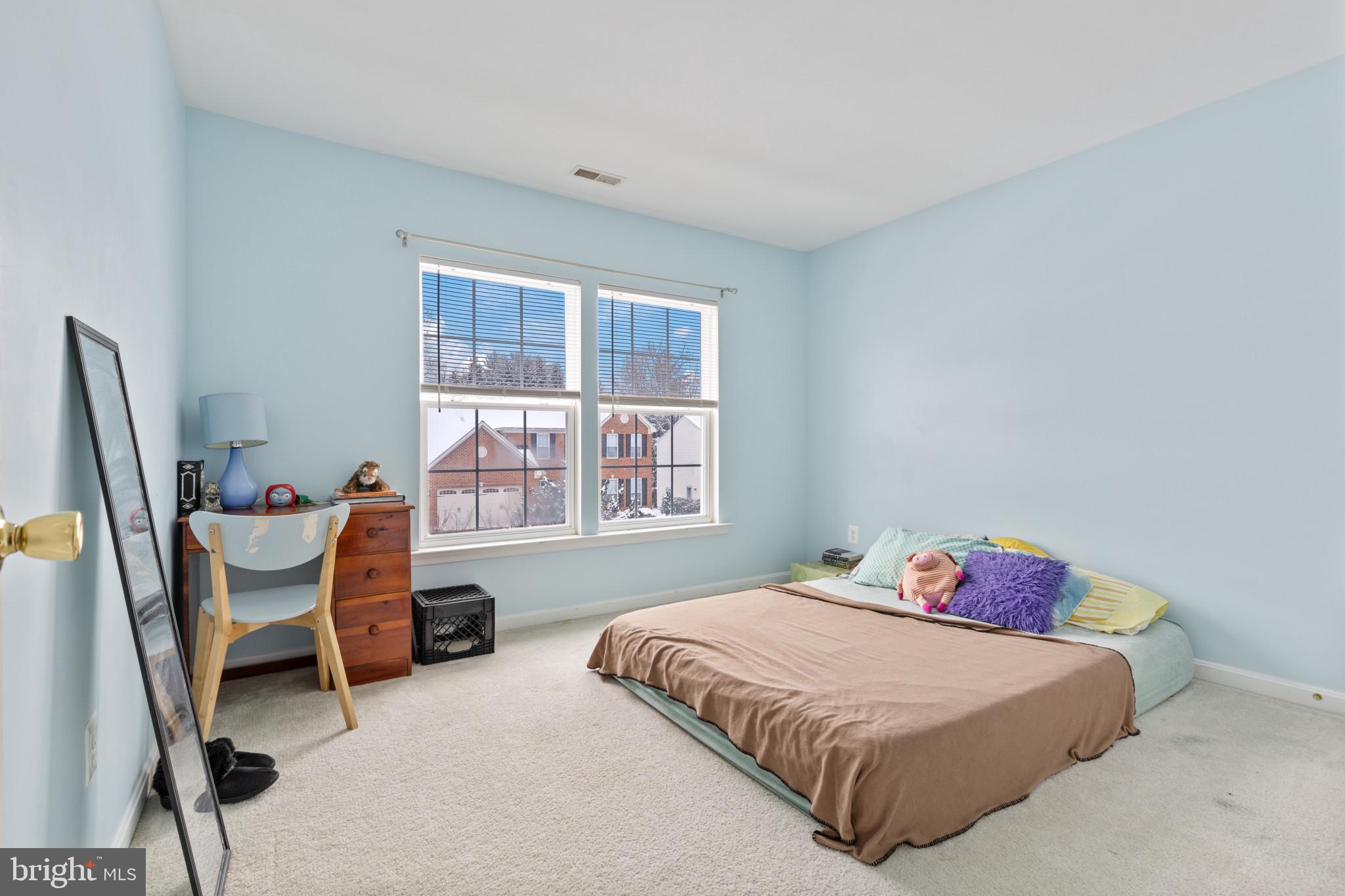 EAST VALLEY OAKS - Residential