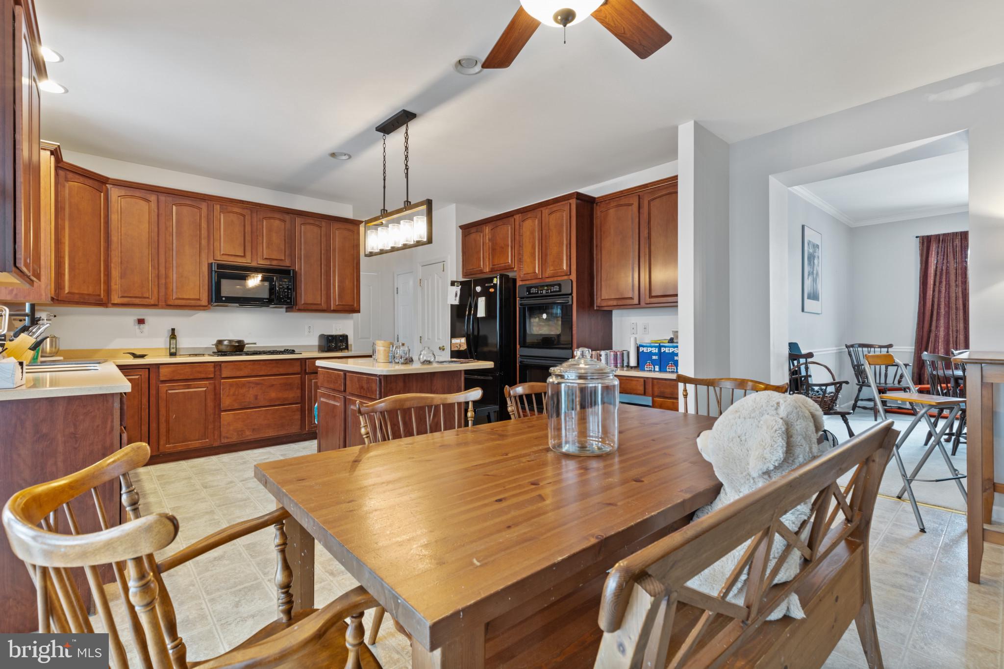 EAST VALLEY OAKS - Residential