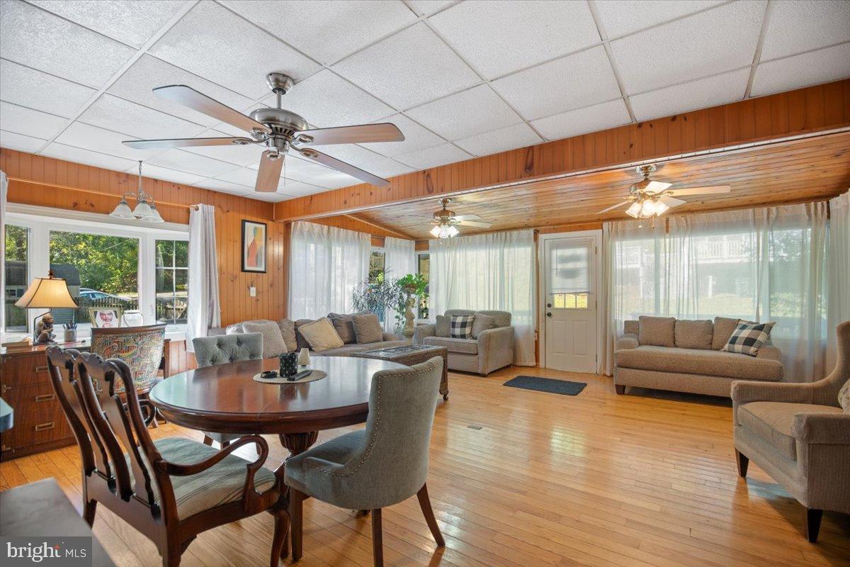 KENWOOD BEACH - Residential Lease