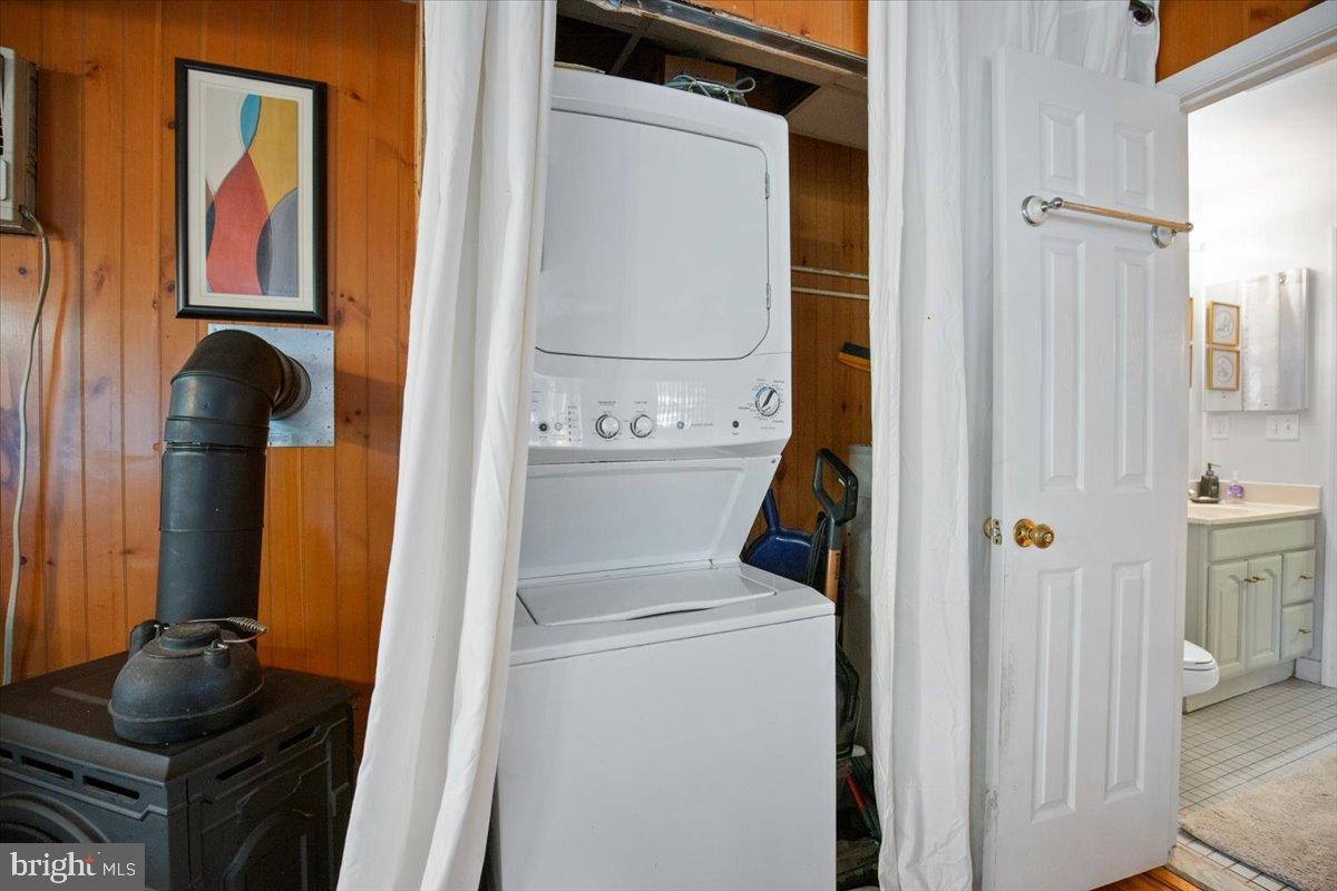 KENWOOD BEACH - Residential Lease