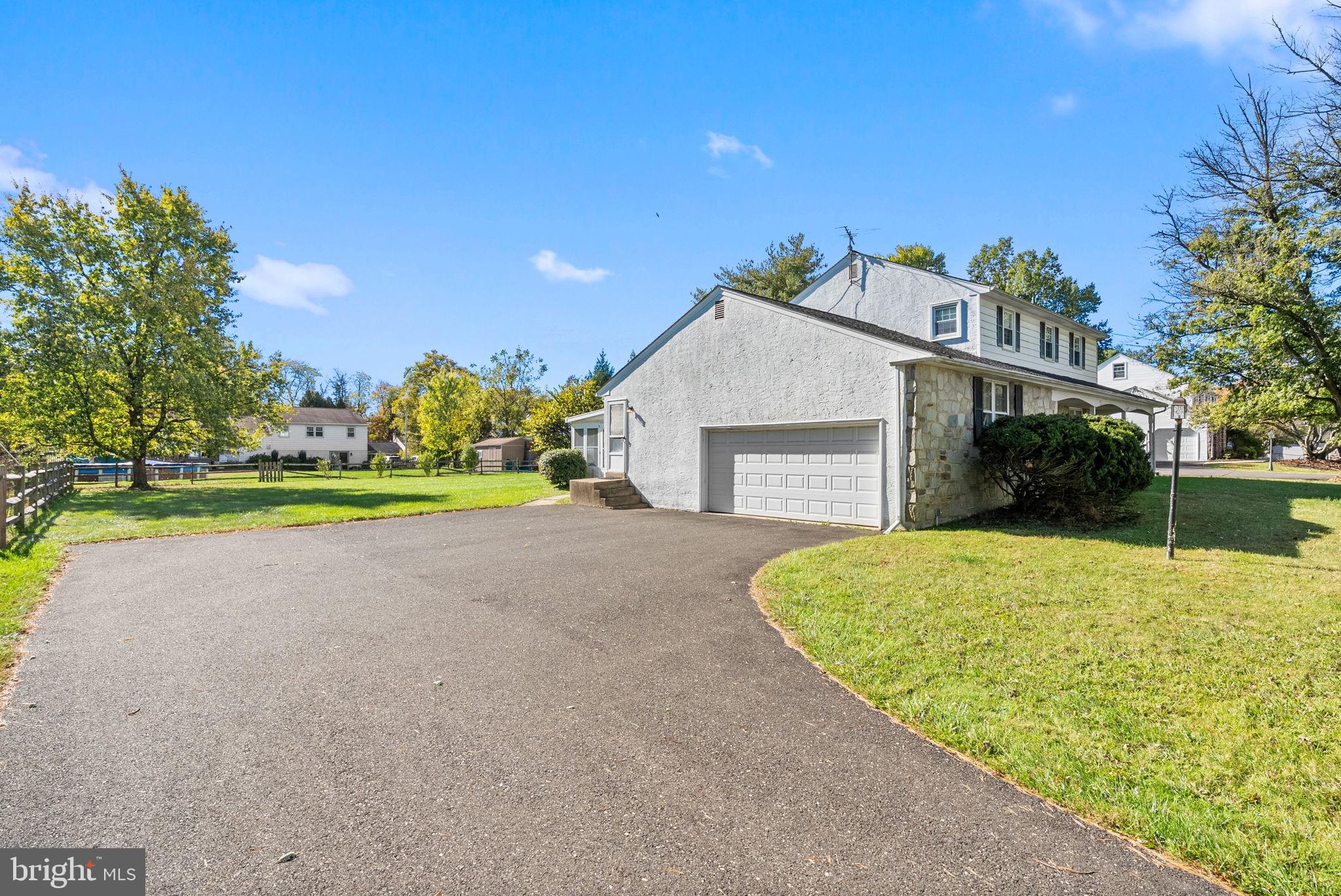 MAPLE GLEN - Residential