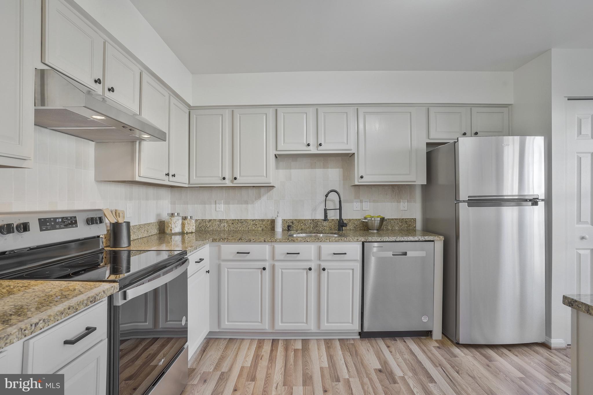 COLONY PARK - Residential