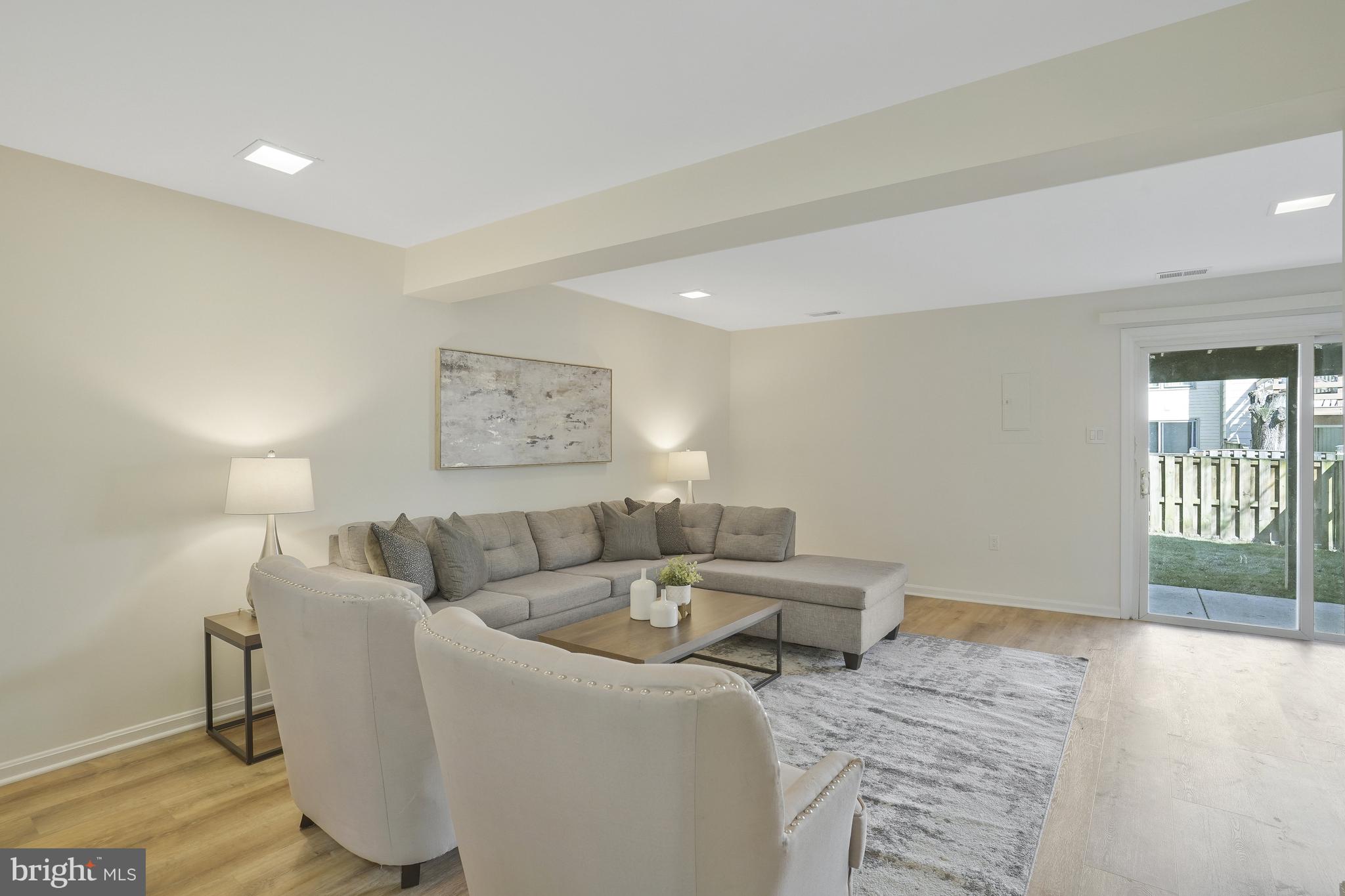 COLONY PARK - Residential