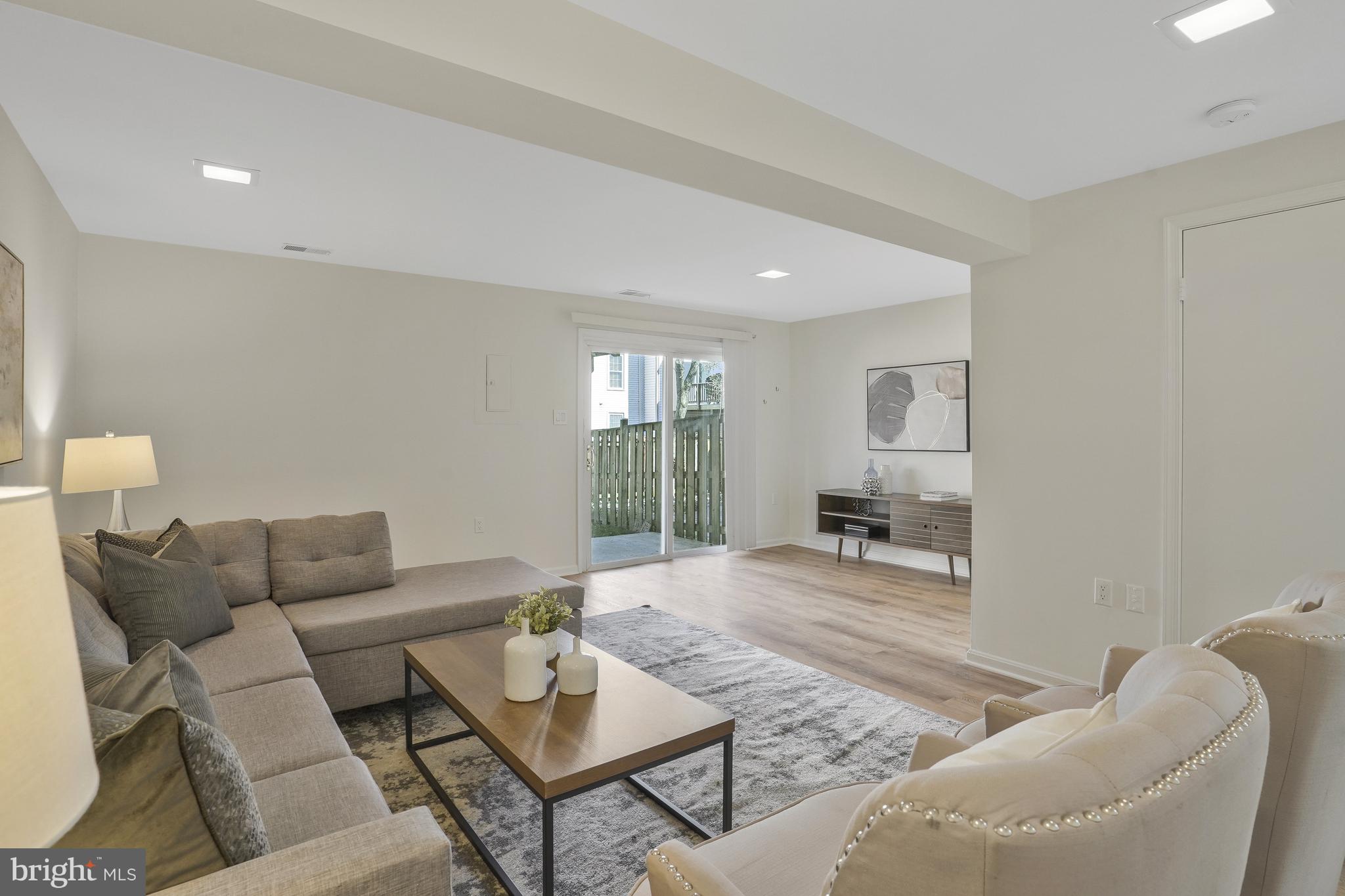 COLONY PARK - Residential