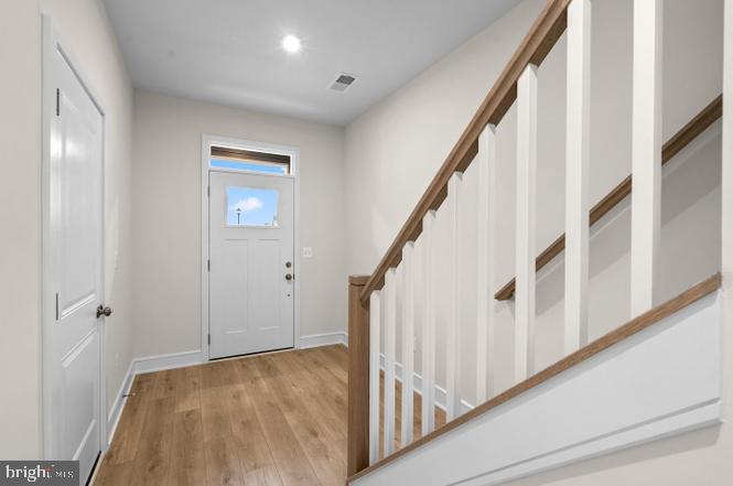 LAKE FREDERICK - Residential Lease