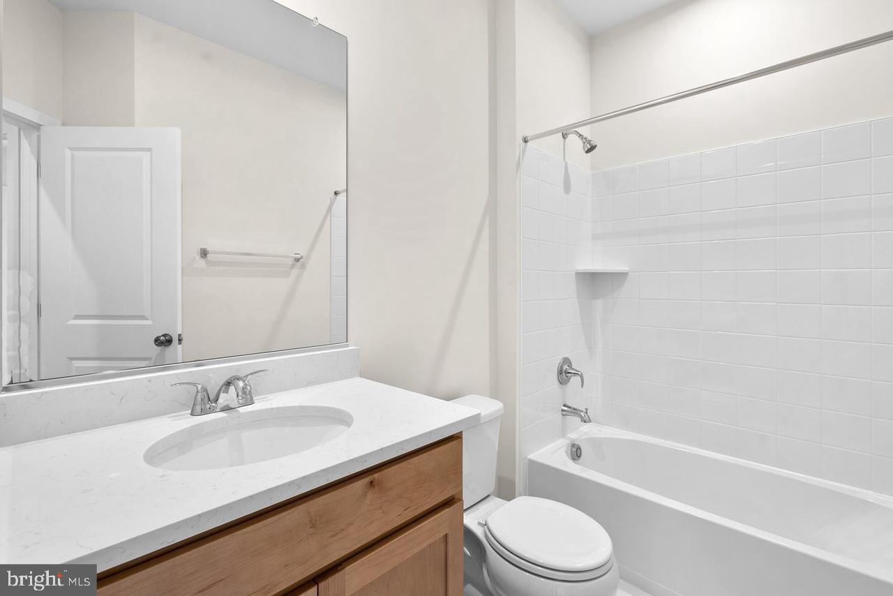 LAKE FREDERICK - Residential Lease