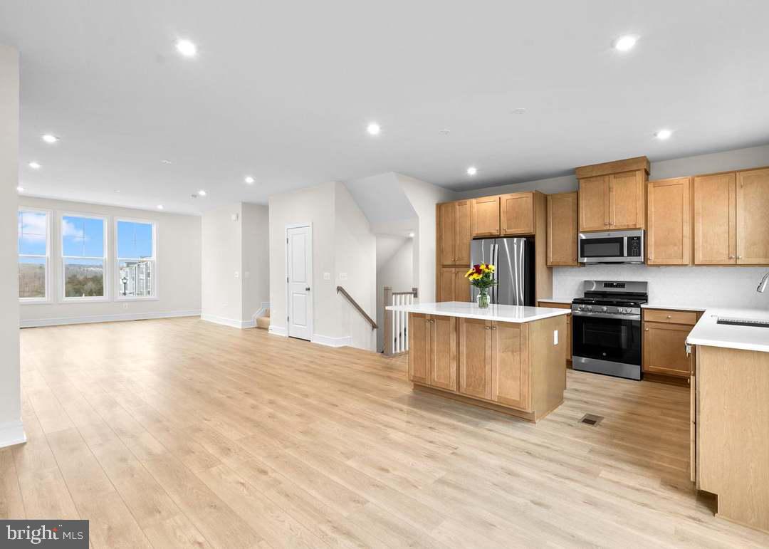 LAKE FREDERICK - Residential Lease