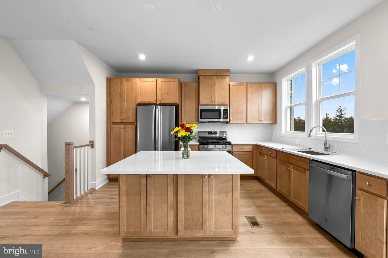 LAKE FREDERICK - Residential Lease