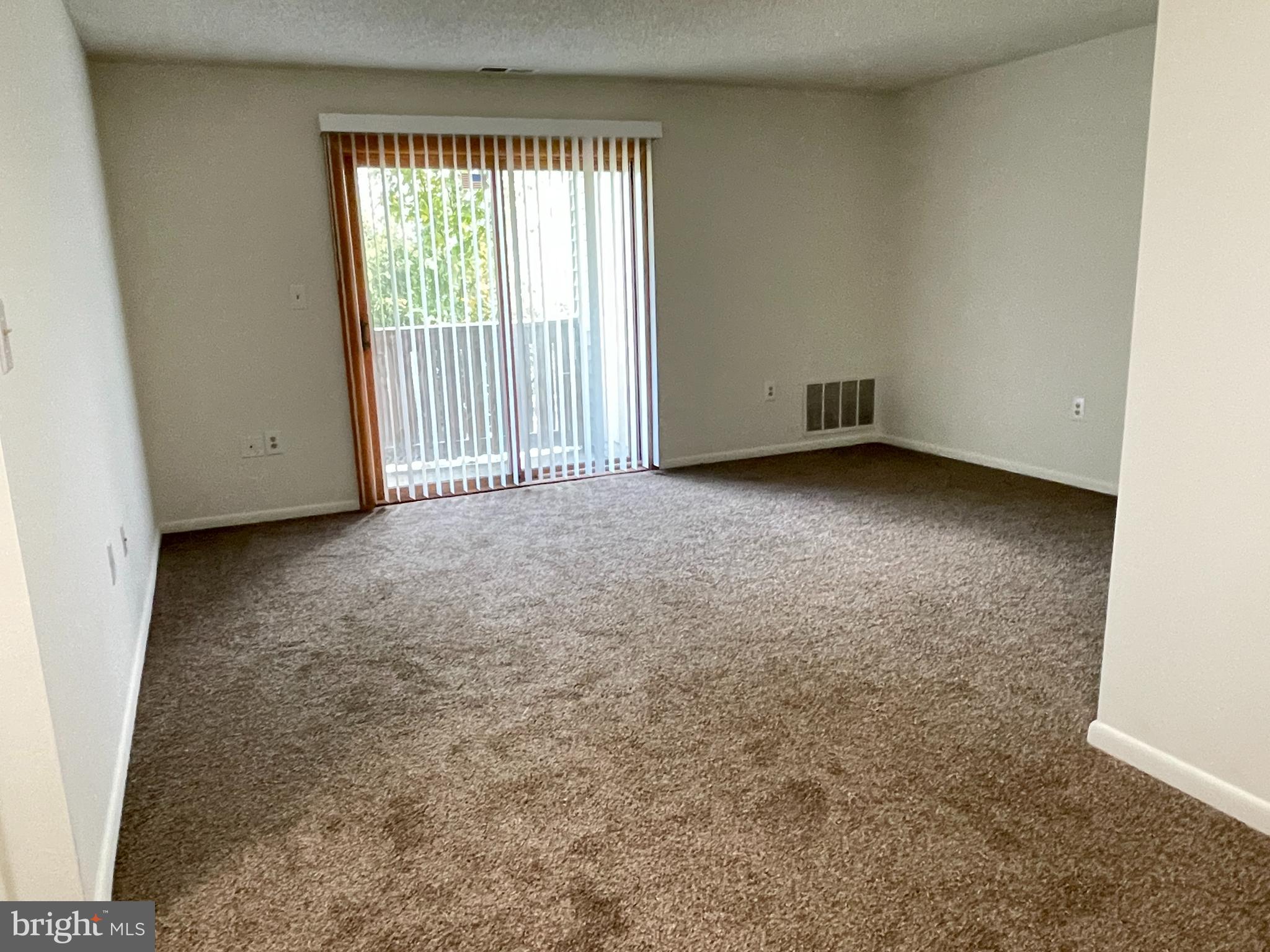 1216 RAVENS CREST DRIVE