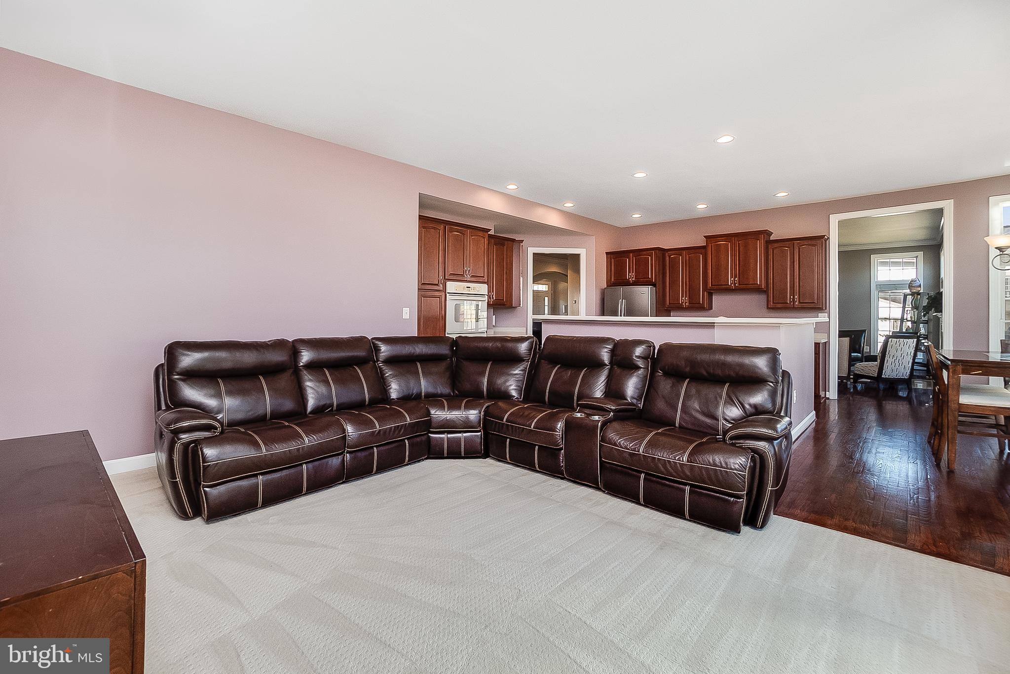 STONE WALL MANOR - Residential
