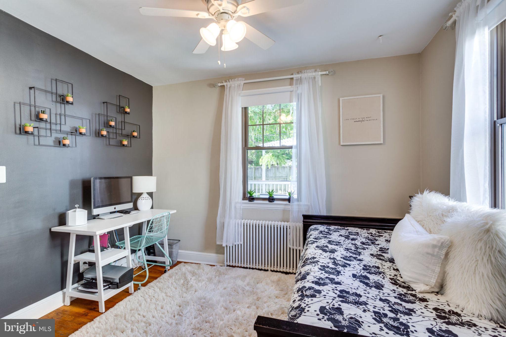 ROSEMONT PARK - Residential