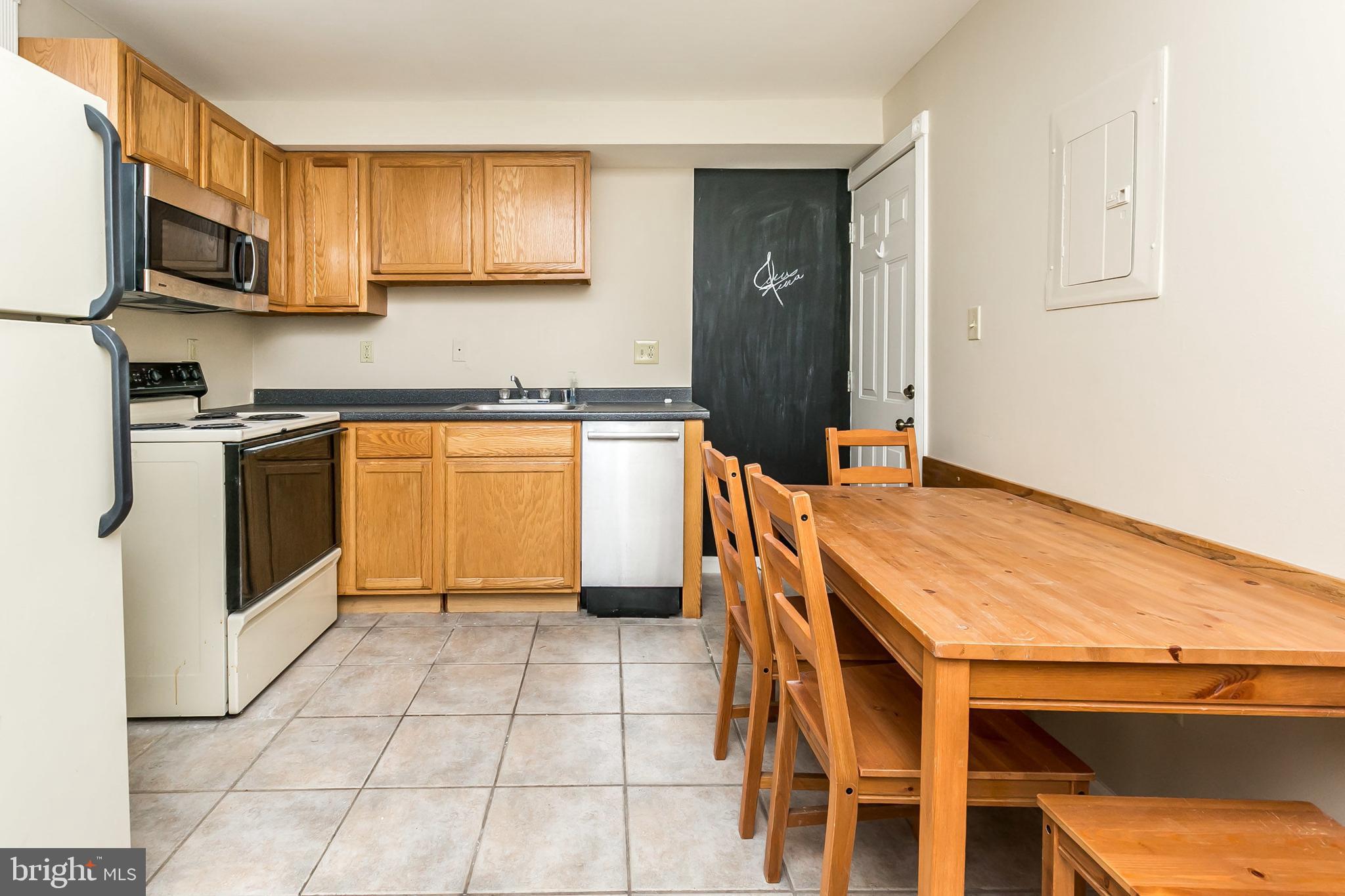 FEDERAL HILL HISTORIC DISTRICT - Residential Lease