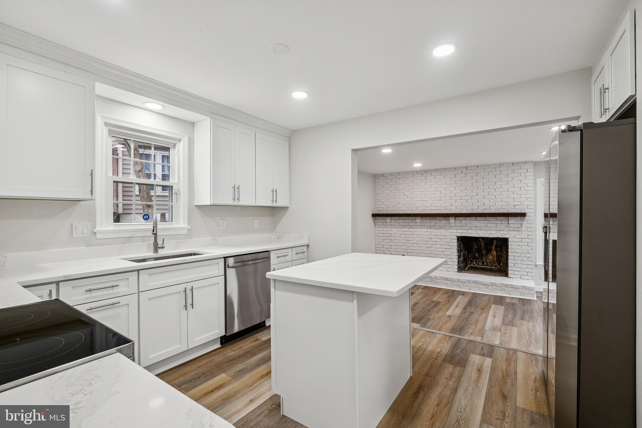 LAKE RIDGE - Residential