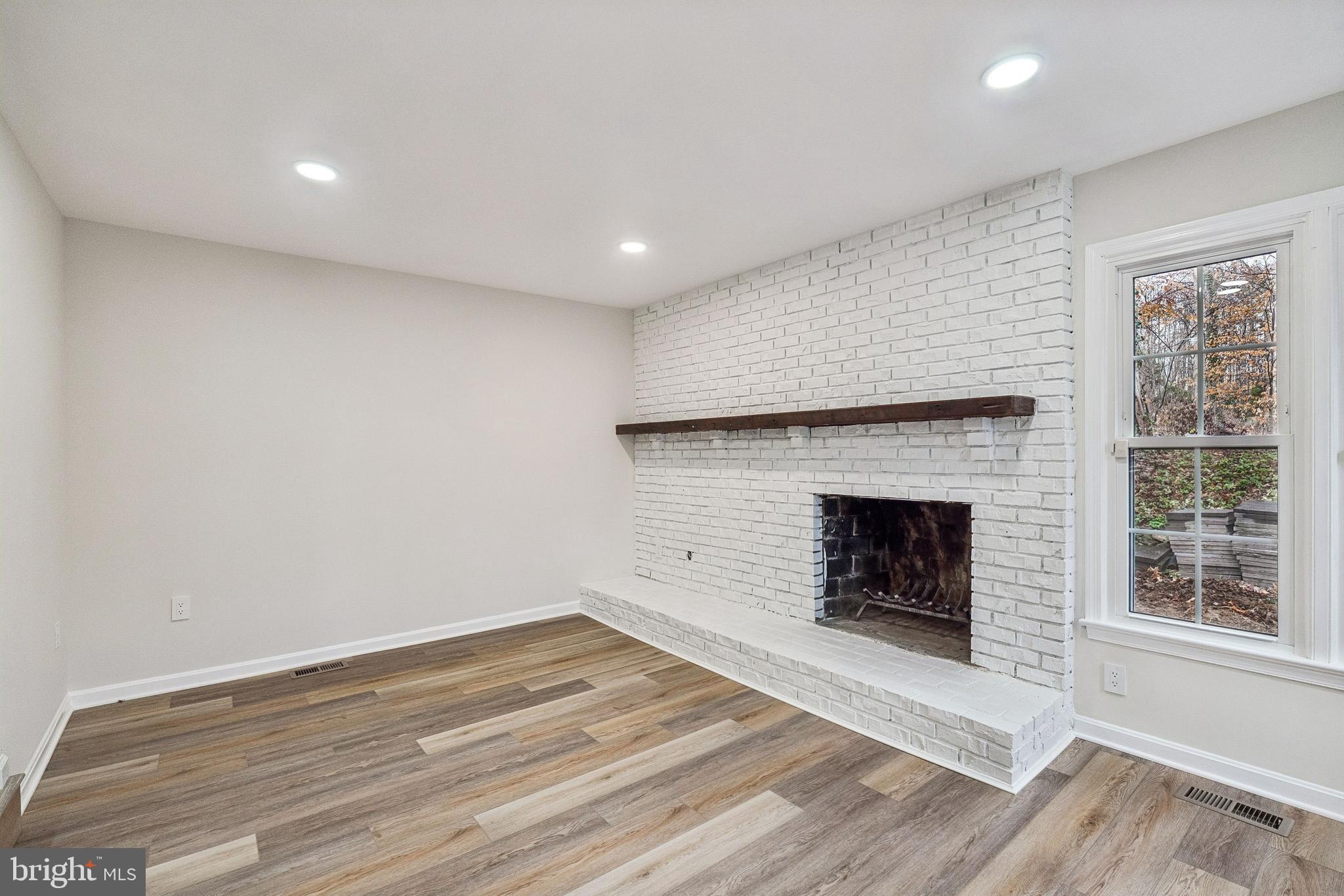 LAKE RIDGE - Residential