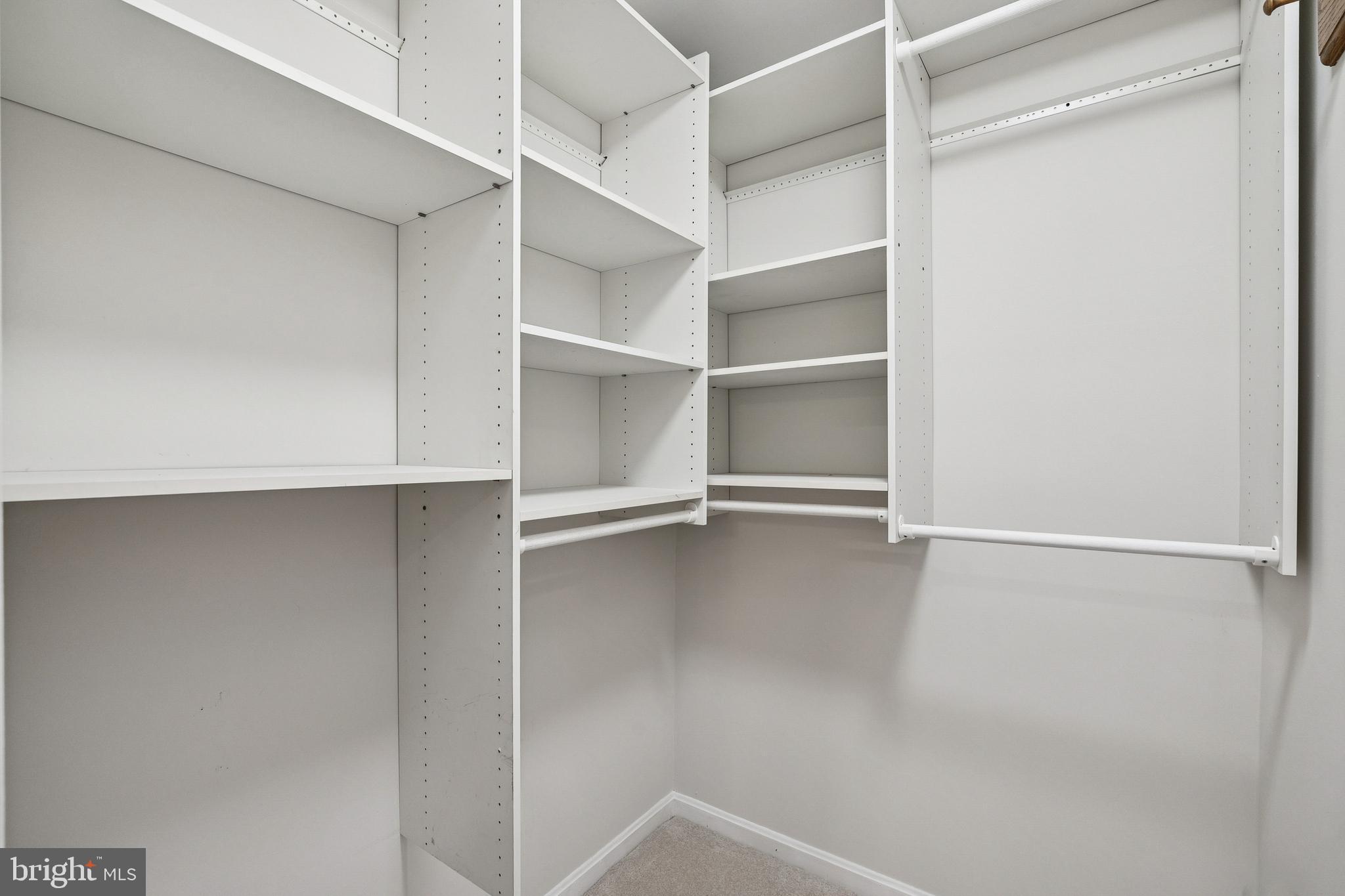 LAKE RIDGE - Residential