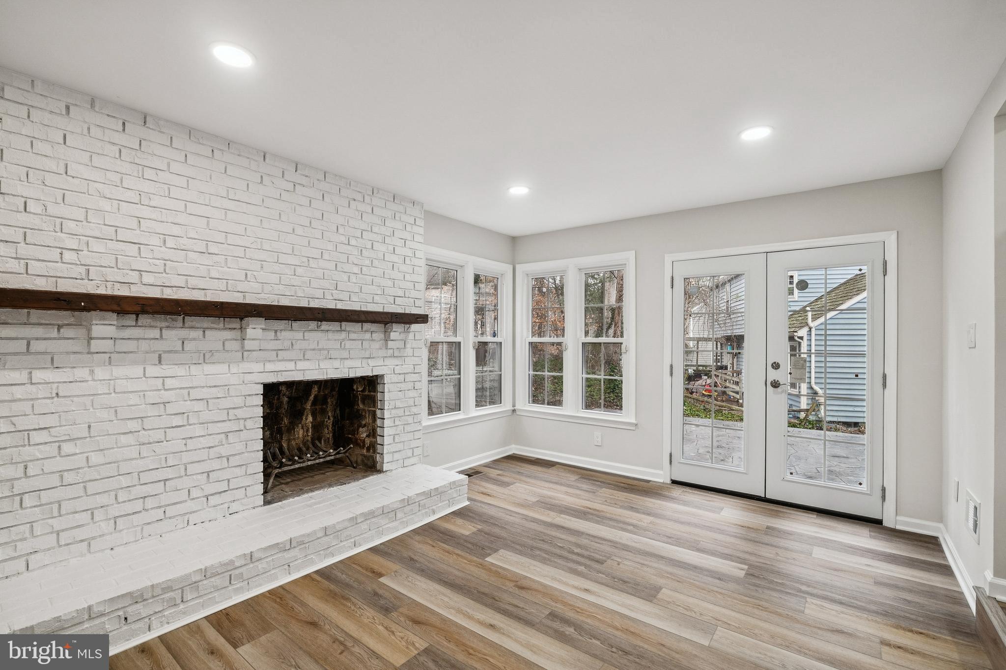 LAKE RIDGE - Residential