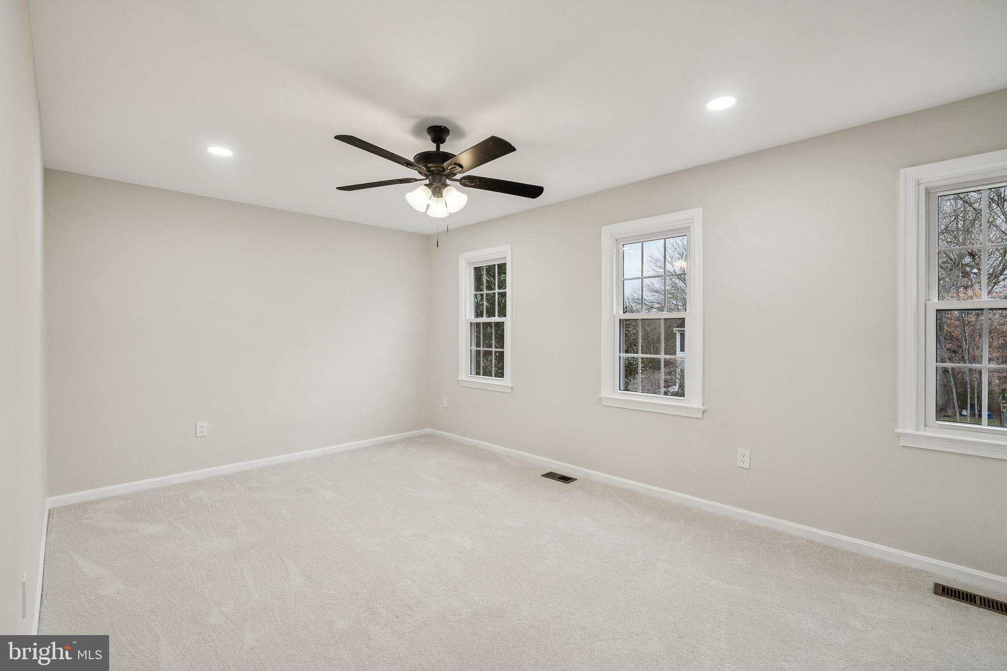 LAKE RIDGE - Residential