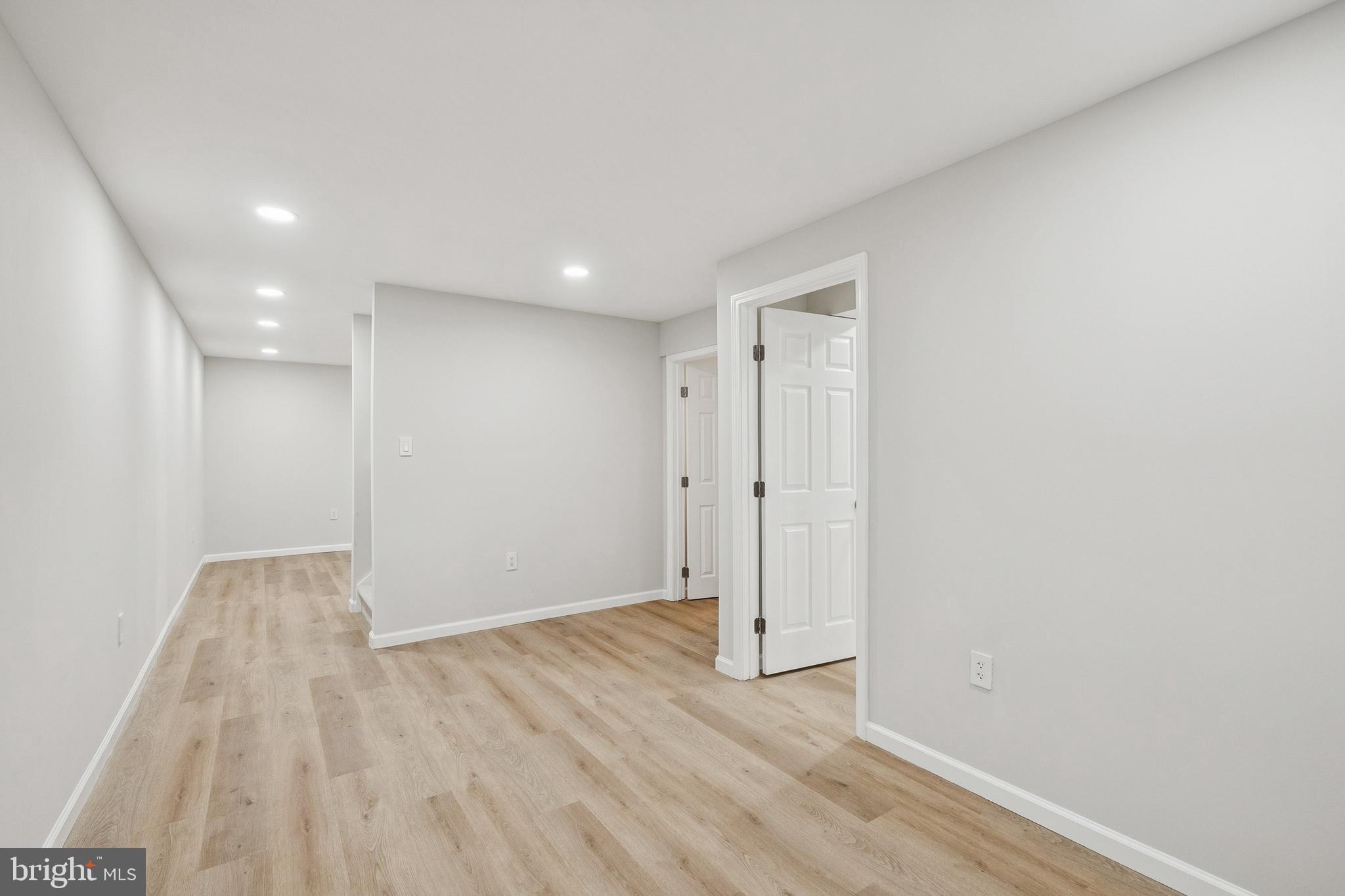 LAKE RIDGE - Residential