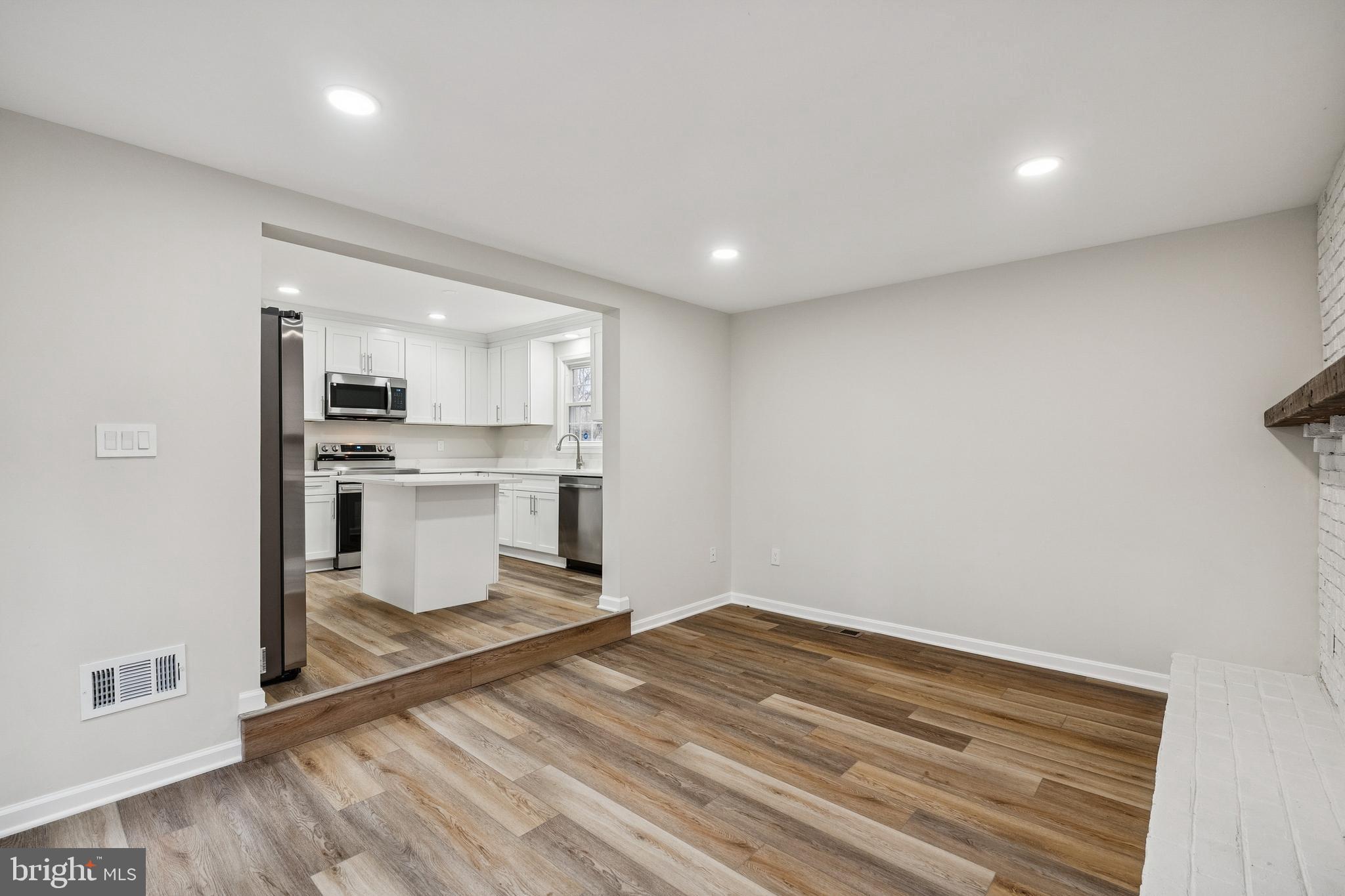 LAKE RIDGE - Residential