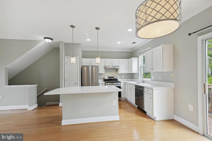 21776 JARVIS SQUARE