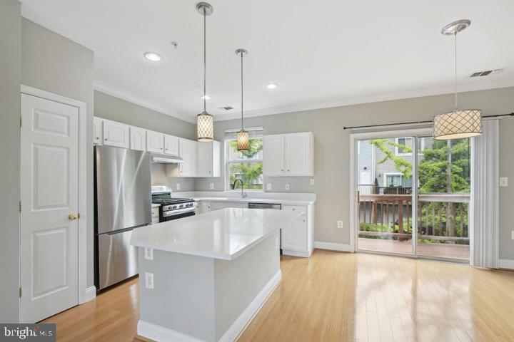 21776 JARVIS SQUARE