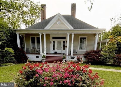 Homes For Sale - 804 Grove Ave Ave<br/> SOUTH BOSTON, VA 24592