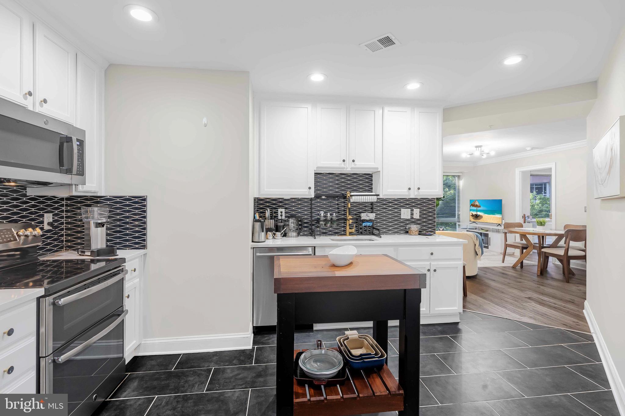 3625 10TH STREET N 208