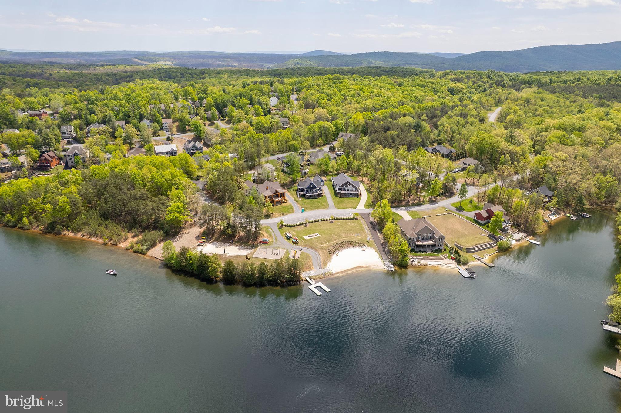 LAKE HOLIDAY ESTATES - Residential