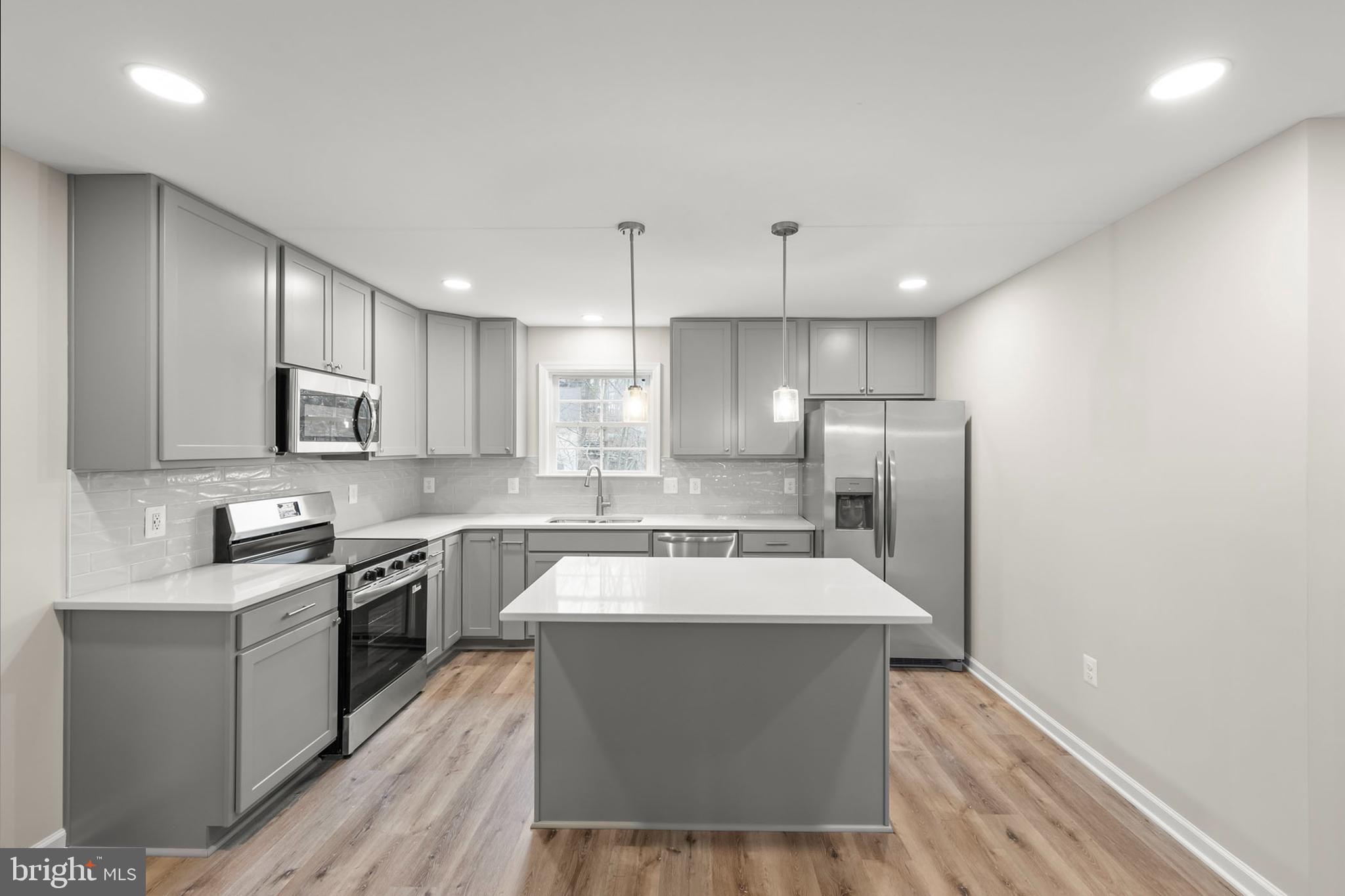 LAKE HOLIDAY ESTATES - Residential