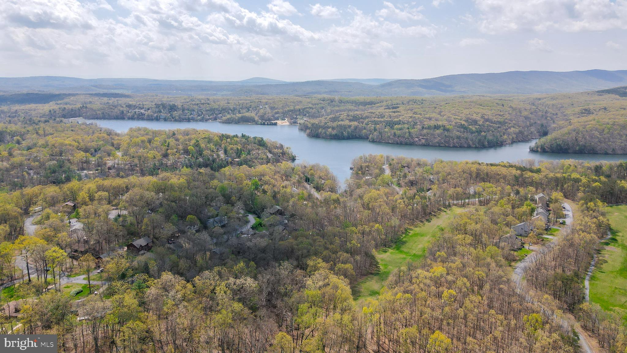 LAKE HOLIDAY ESTATES - Residential