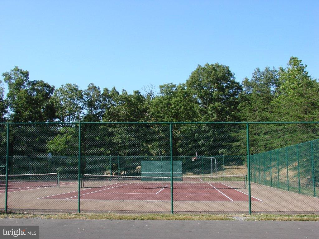 LAKE HOLIDAY ESTATES - Residential