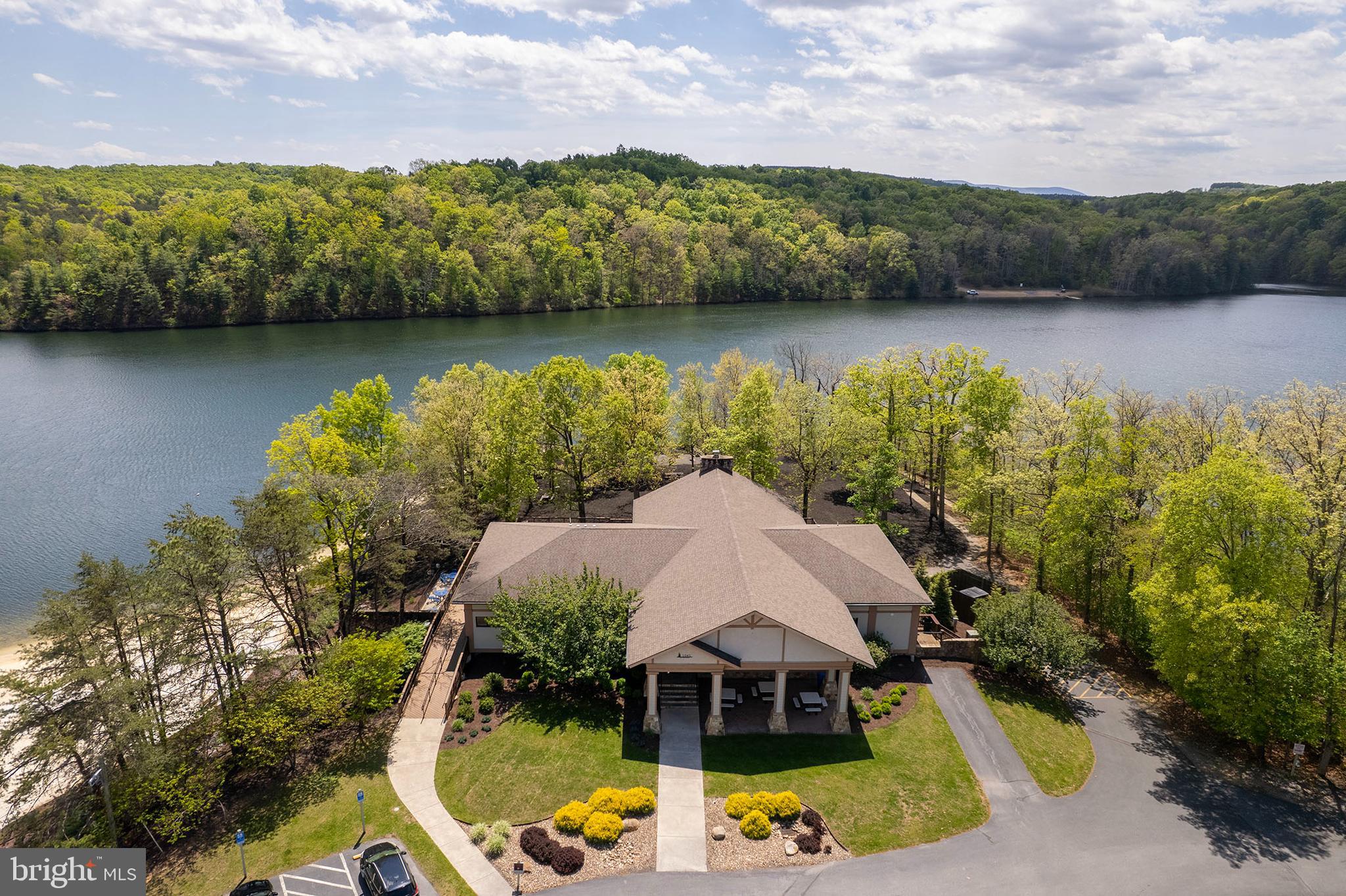 LAKE HOLIDAY ESTATES - Residential