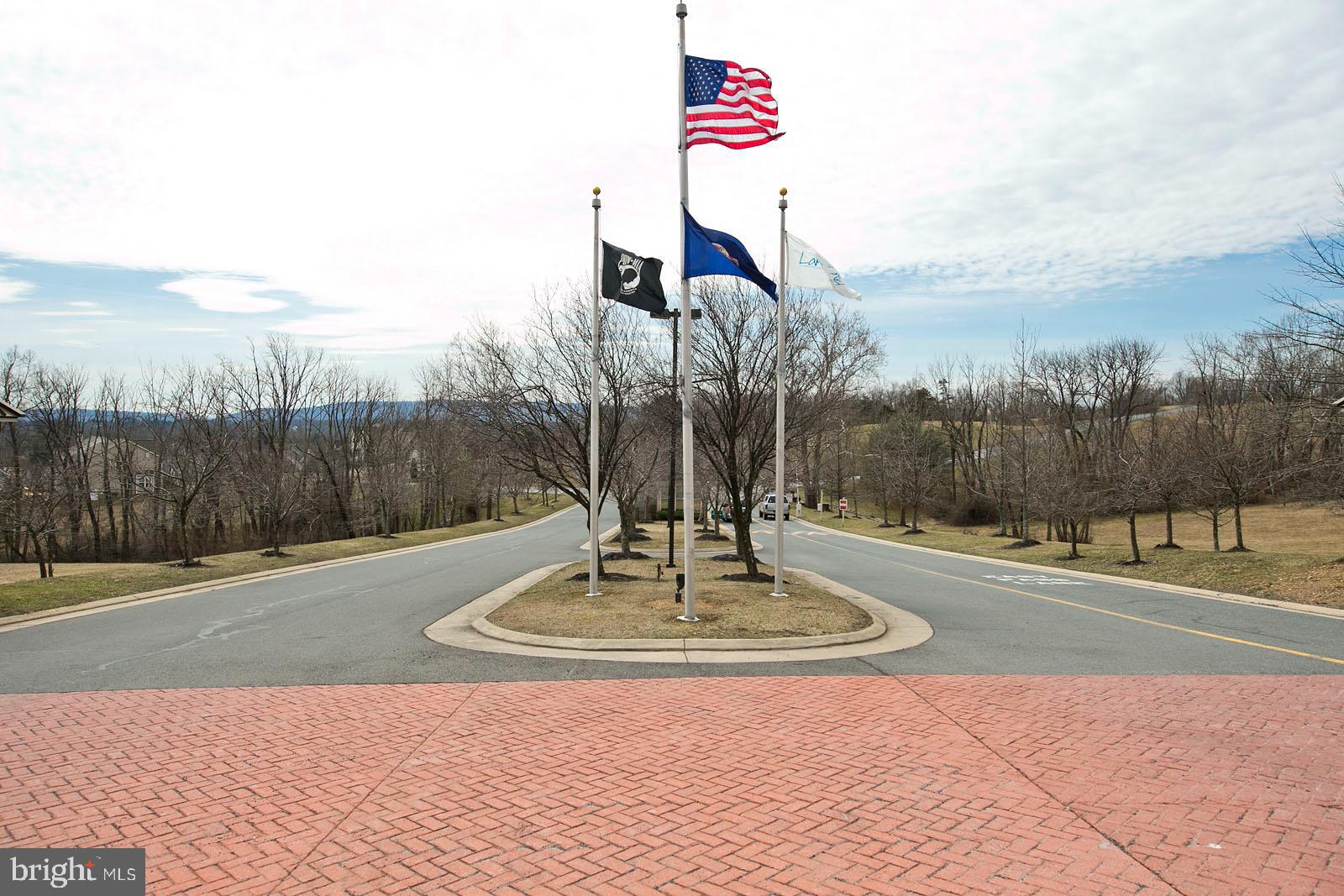 LAKE HOLIDAY ESTATES - Residential