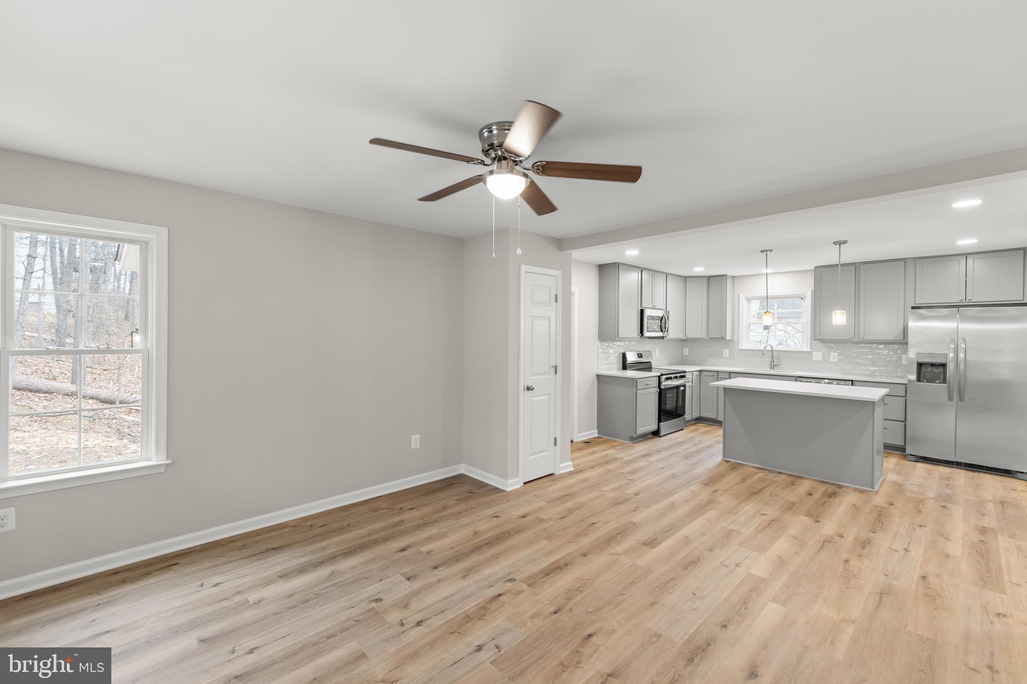 LAKE HOLIDAY ESTATES - Residential