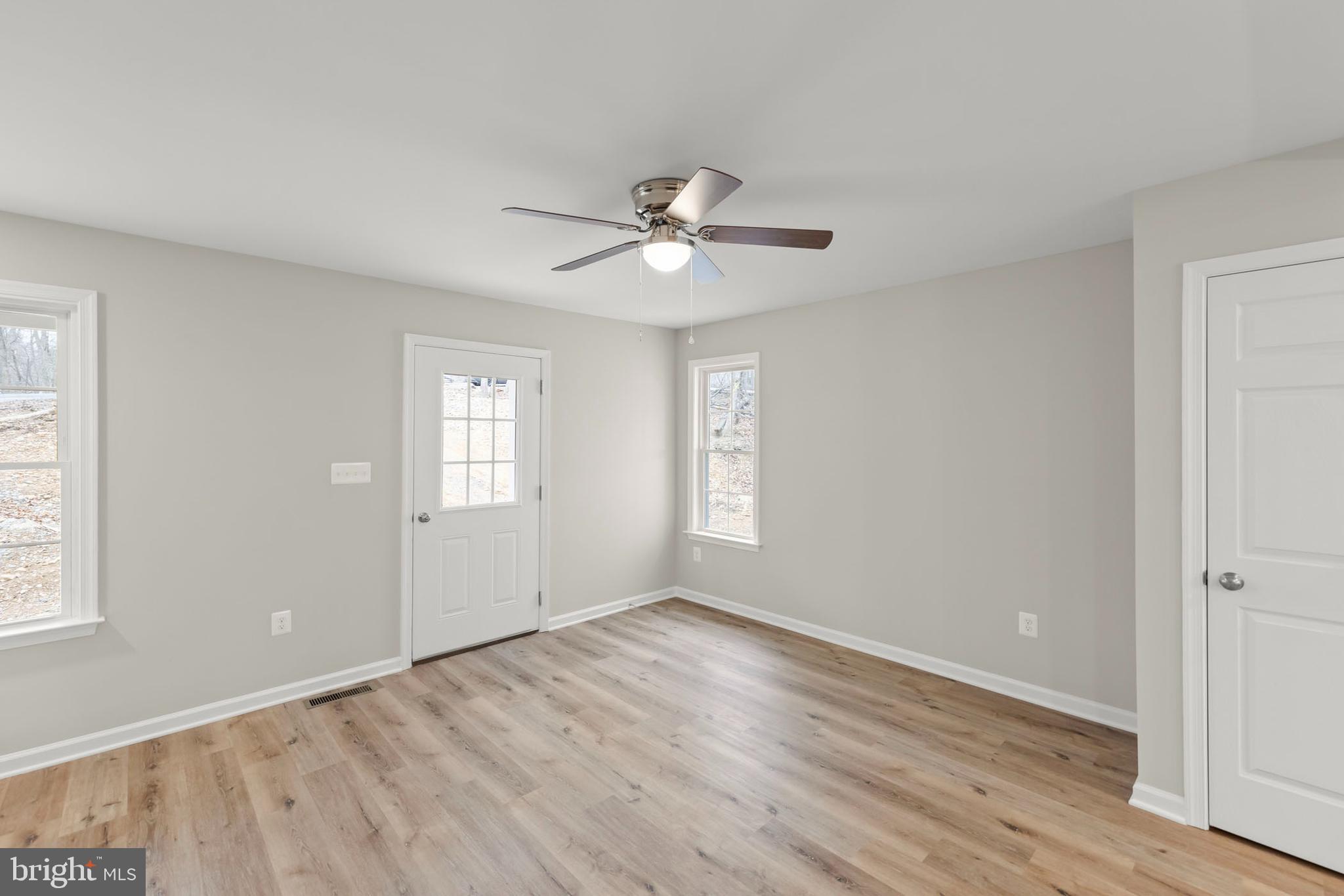 LAKE HOLIDAY ESTATES - Residential