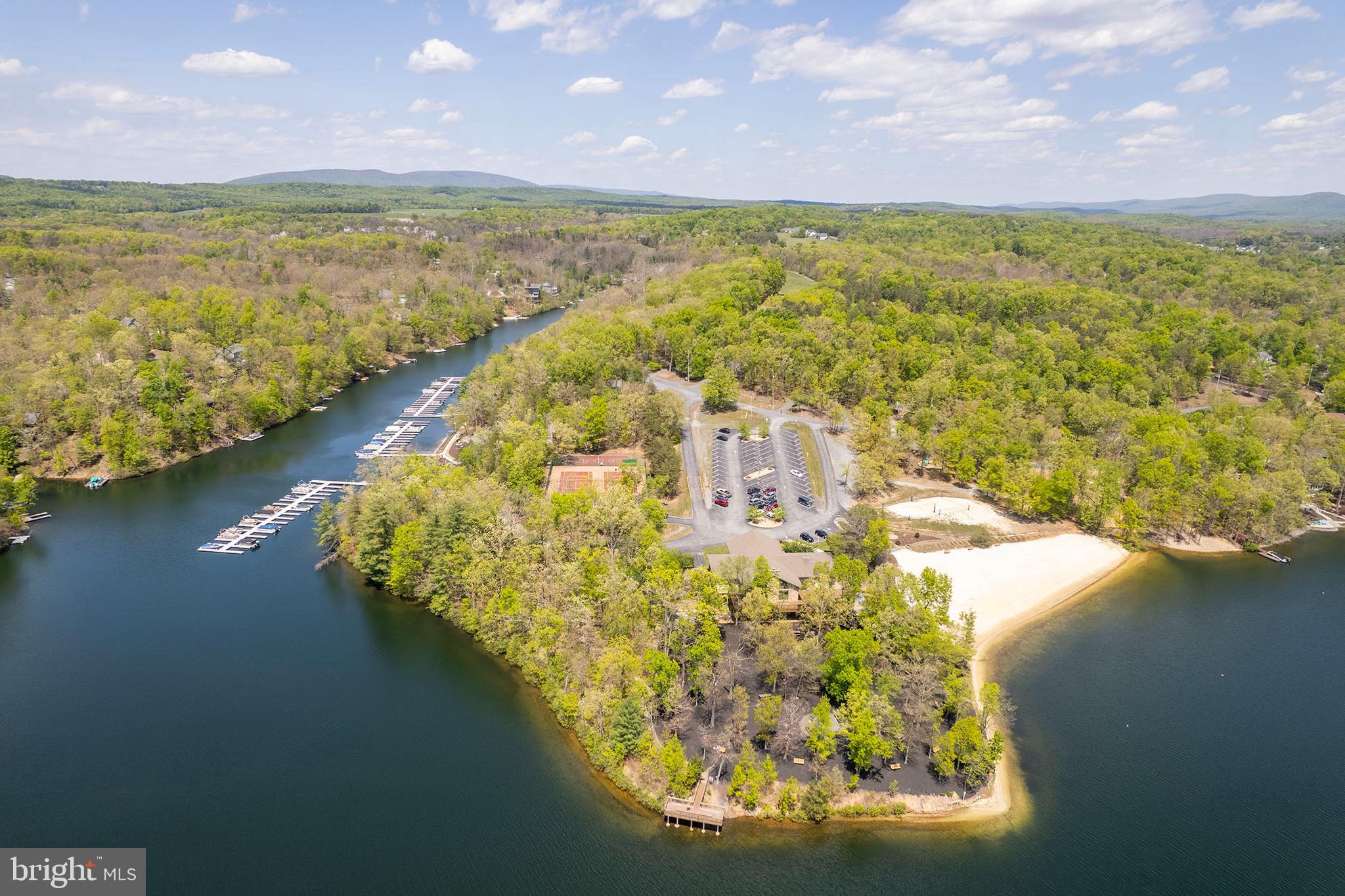 LAKE HOLIDAY ESTATES - Residential