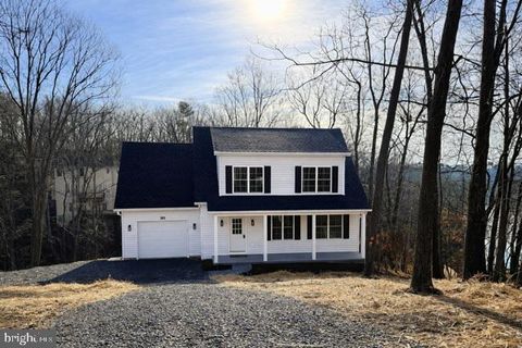 Homes For Sale - 109 Sycamore Place<br/> CROSS JUNCTION, VA 22625