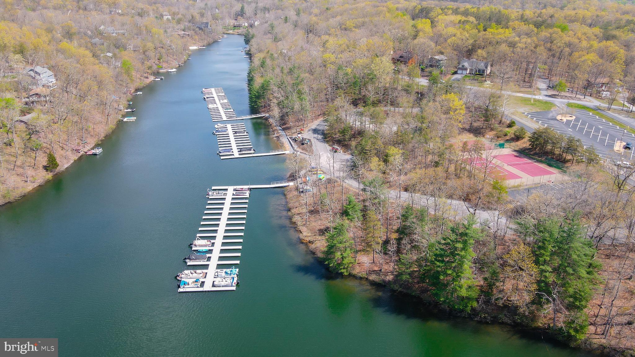 LAKE HOLIDAY ESTATES - Residential