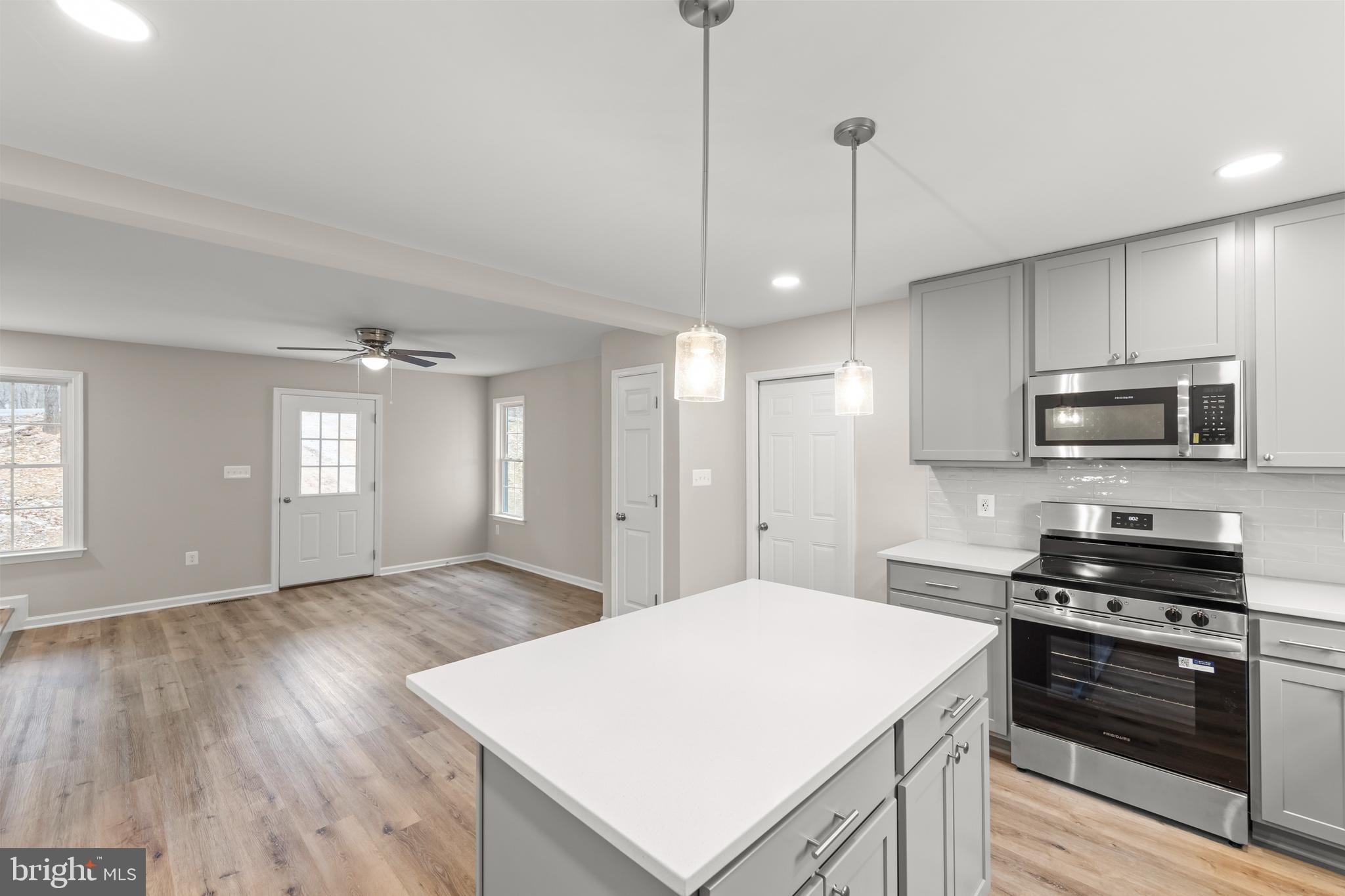 LAKE HOLIDAY ESTATES - Residential