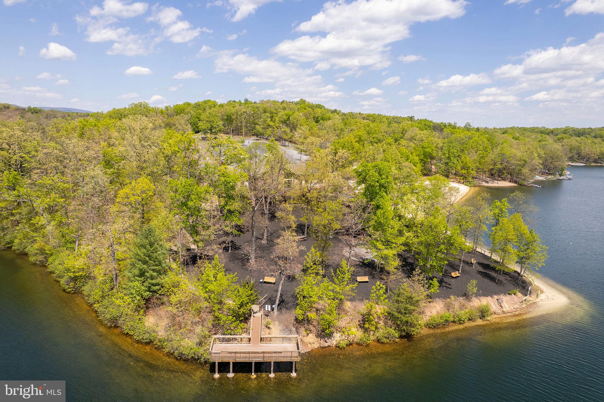 LAKE HOLIDAY ESTATES - Residential