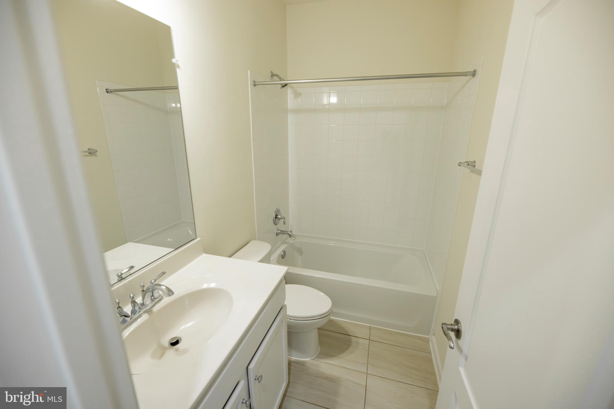 FALLS GROVE - Residential Lease