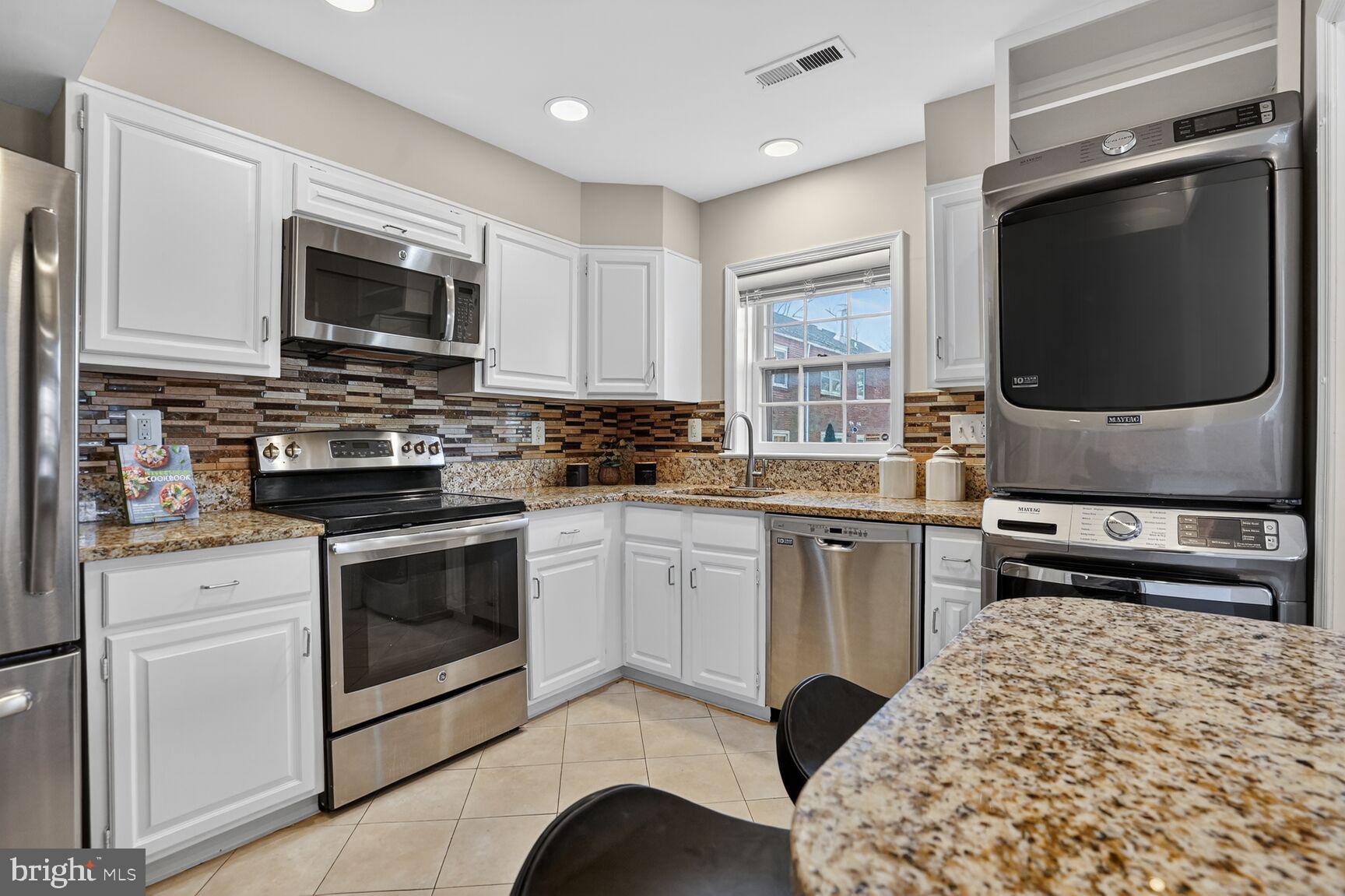 KENWOOD FOREST - Residential