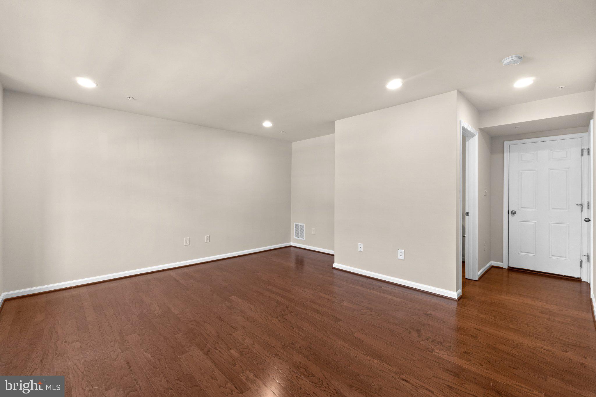 BLUE STREAM - Residential Lease