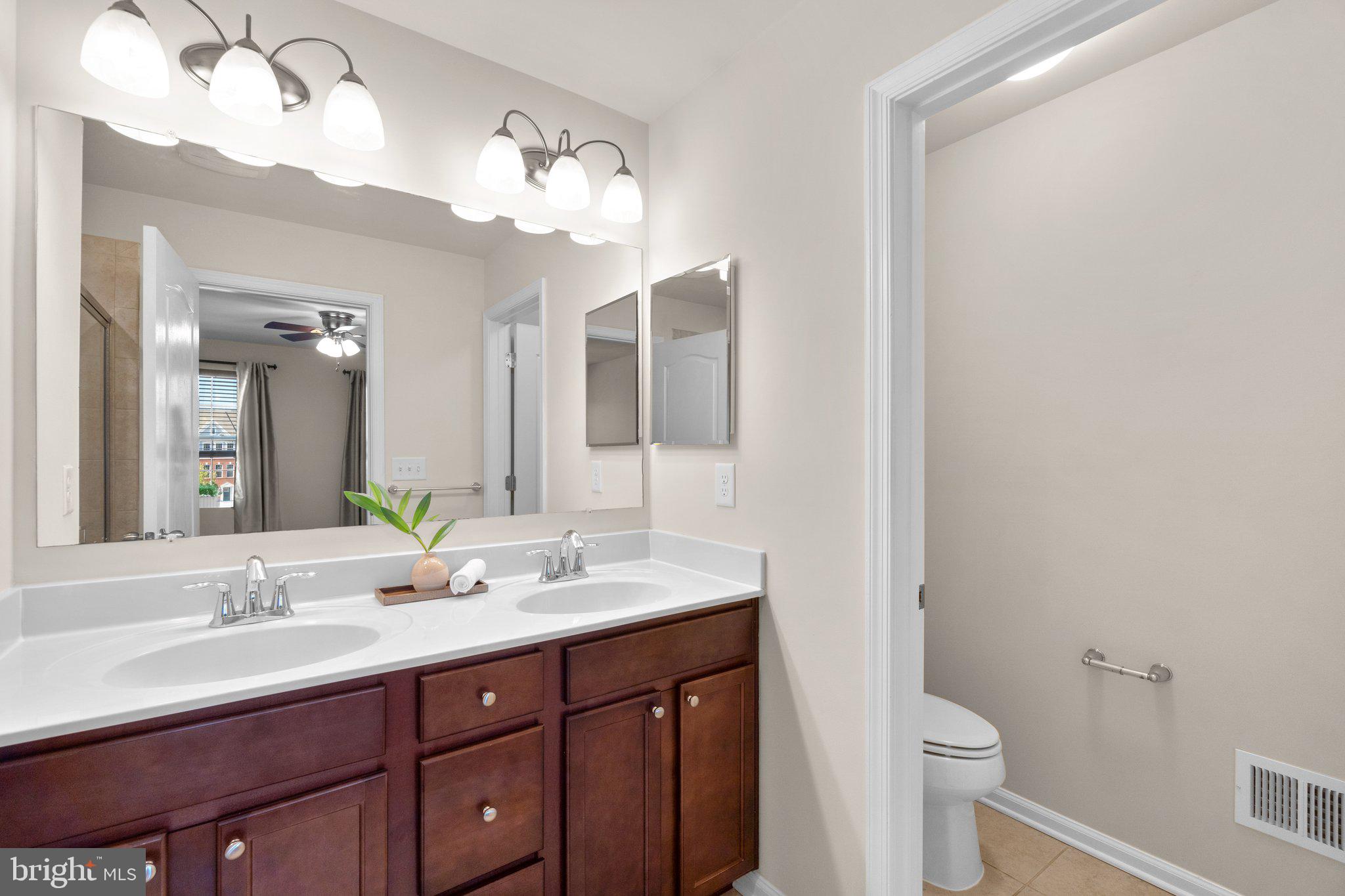 BLUE STREAM - Residential Lease