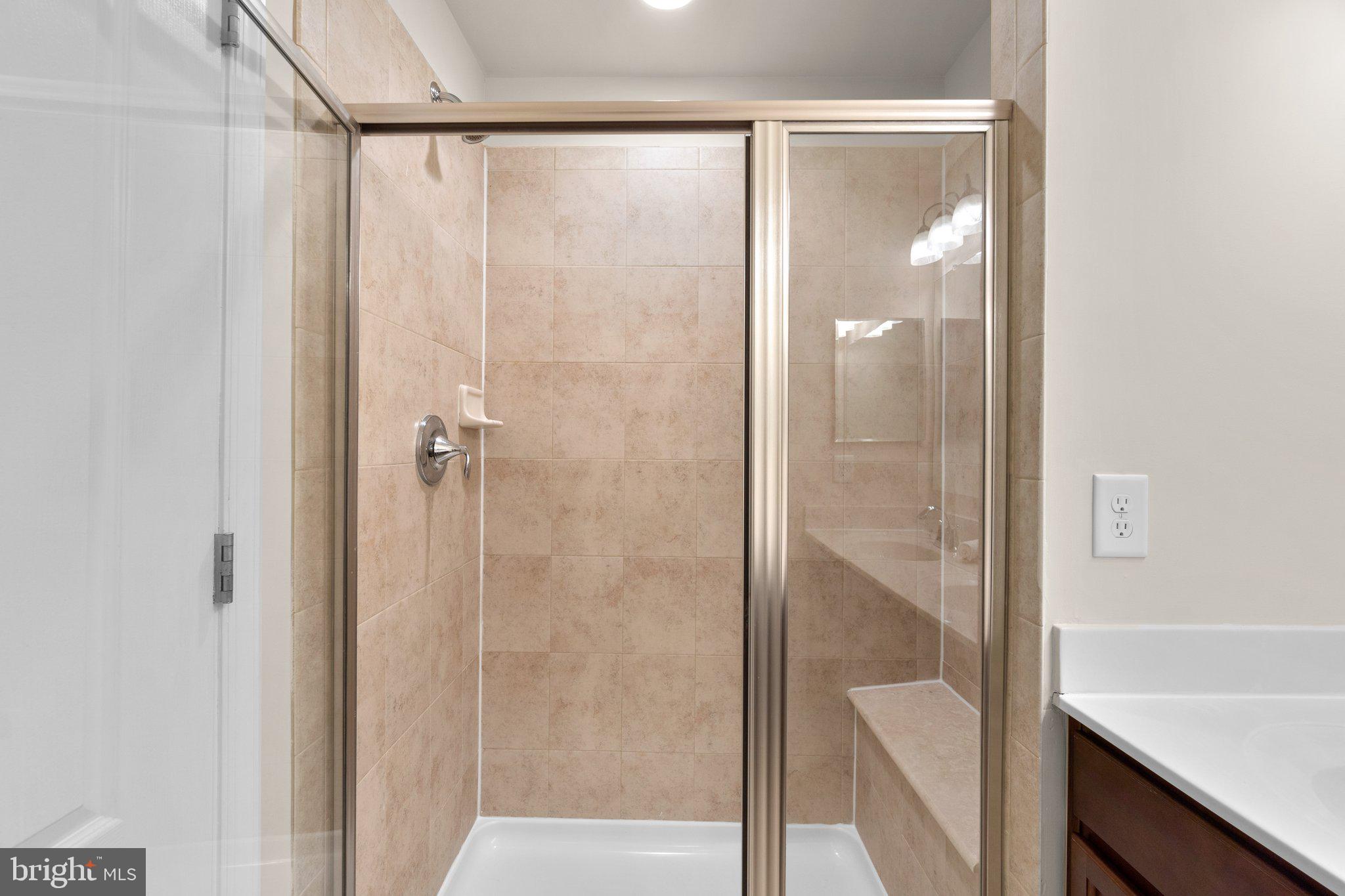 BLUE STREAM - Residential Lease